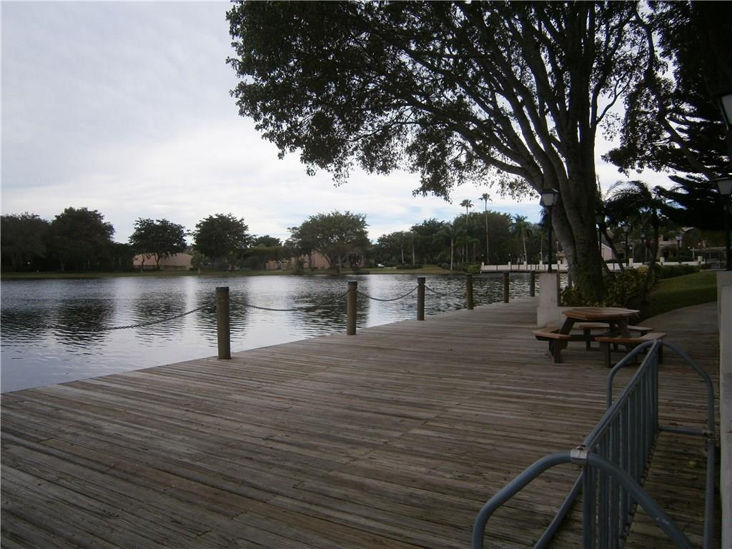 POND APPLE PLACE 4 - Residential