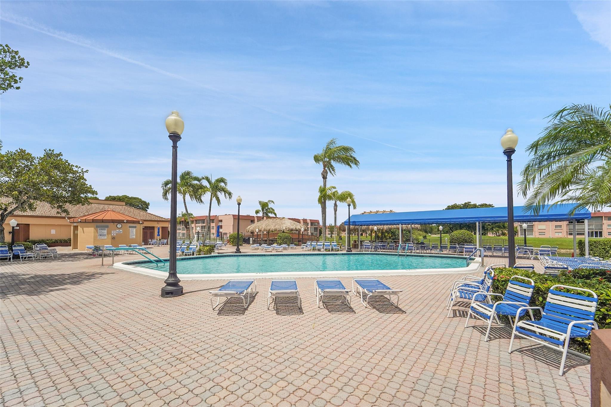 SUNRISE LAKES - Residential