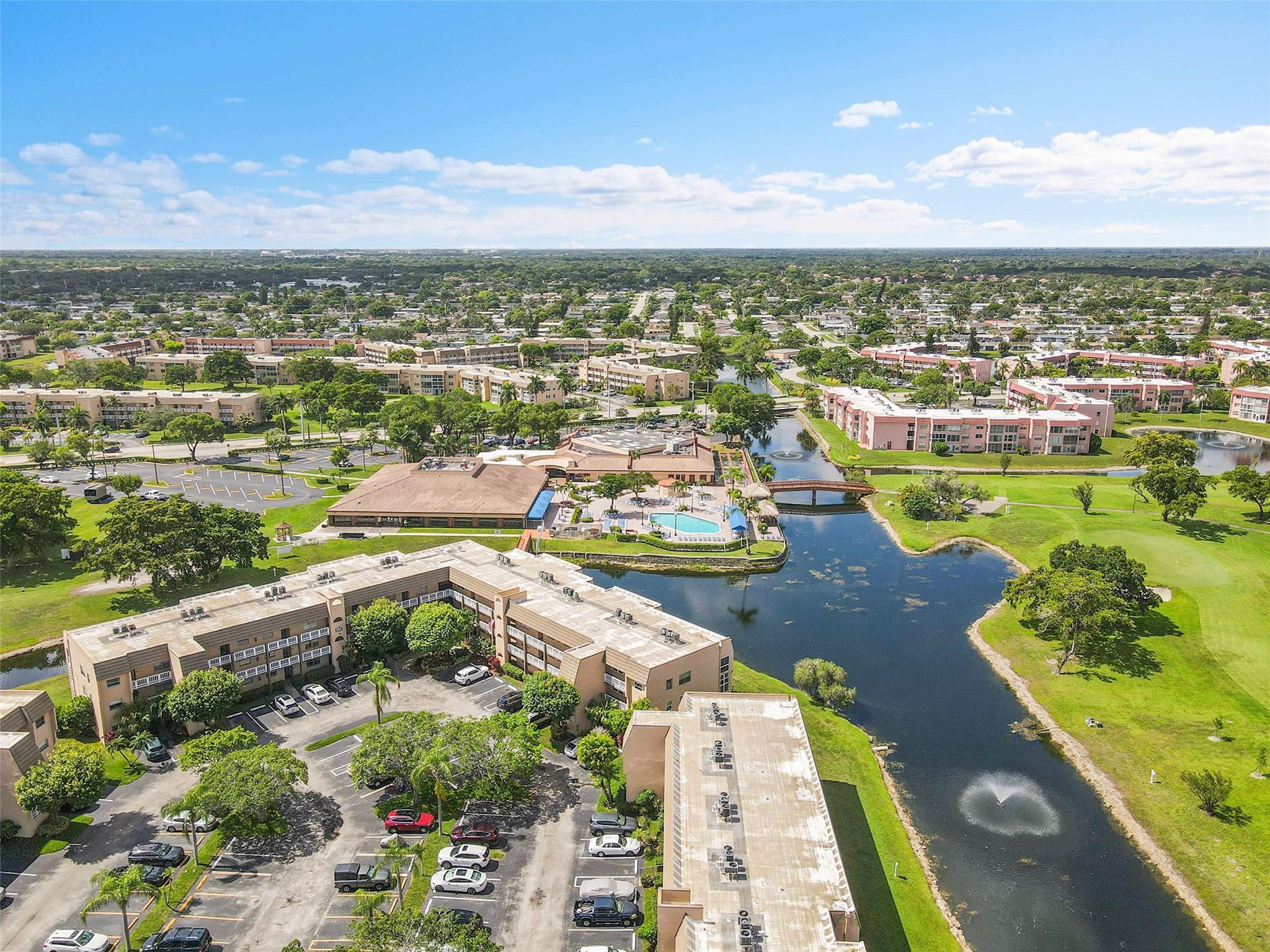 SUNRISE LAKES - Residential