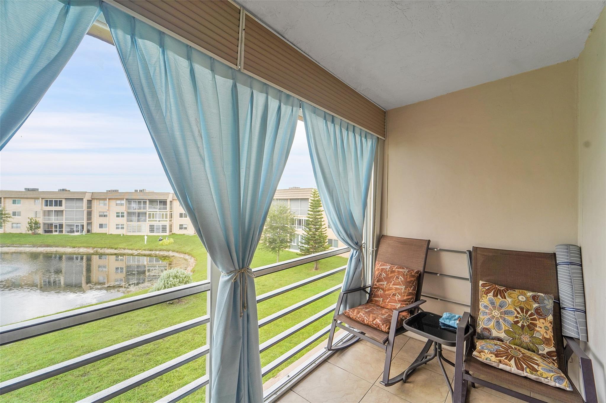 SUNRISE LAKES - Residential