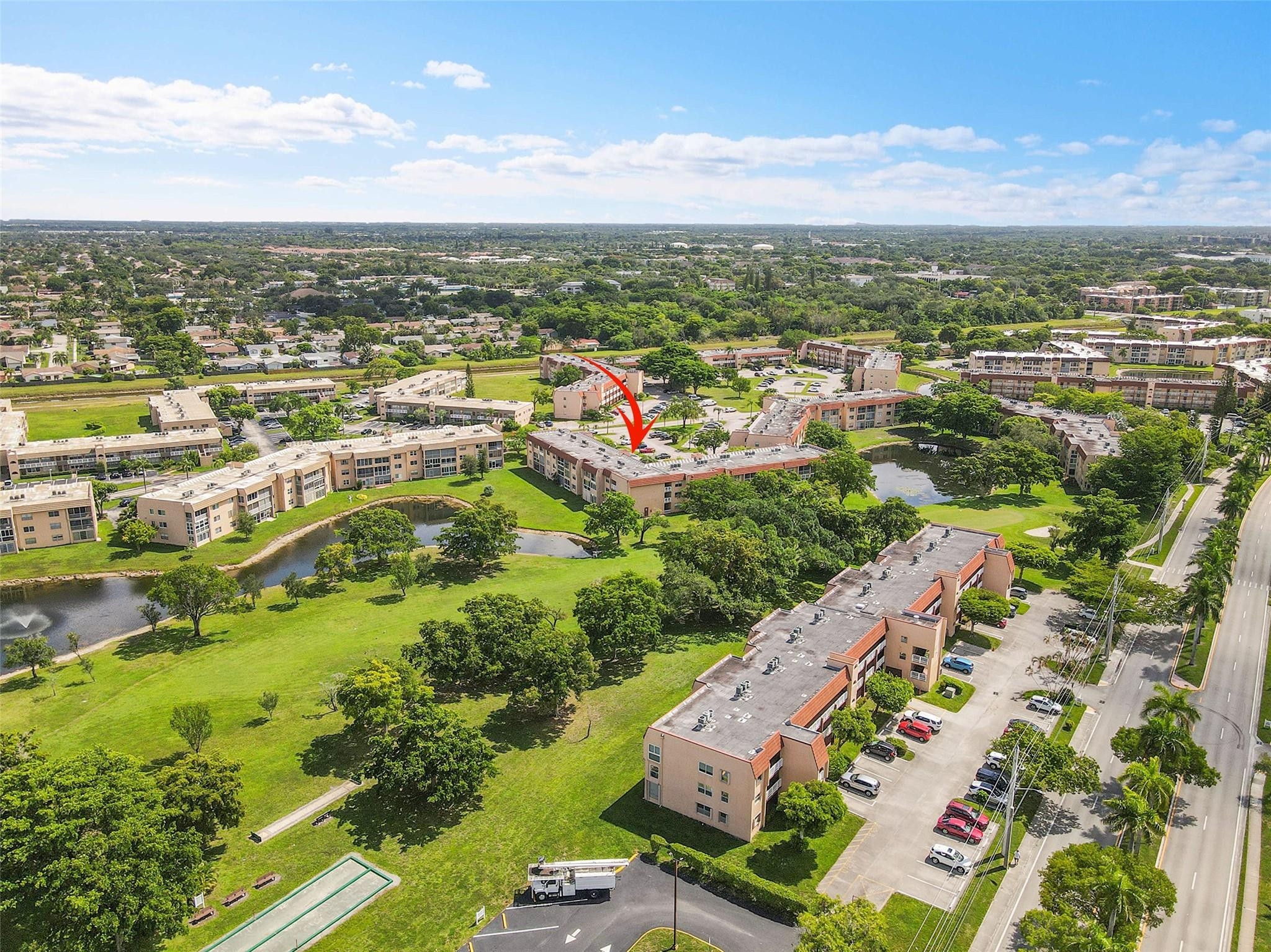 SUNRISE LAKES - Residential