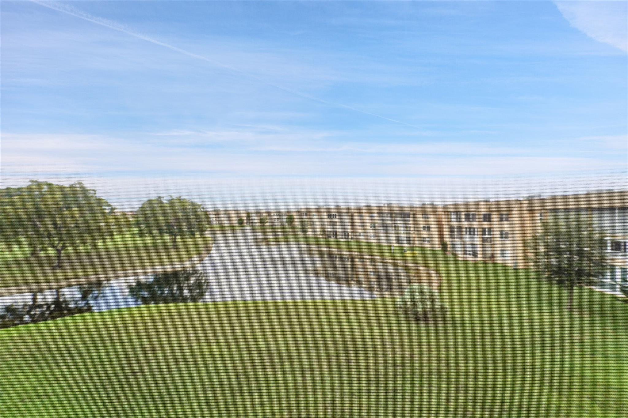 SUNRISE LAKES - Residential