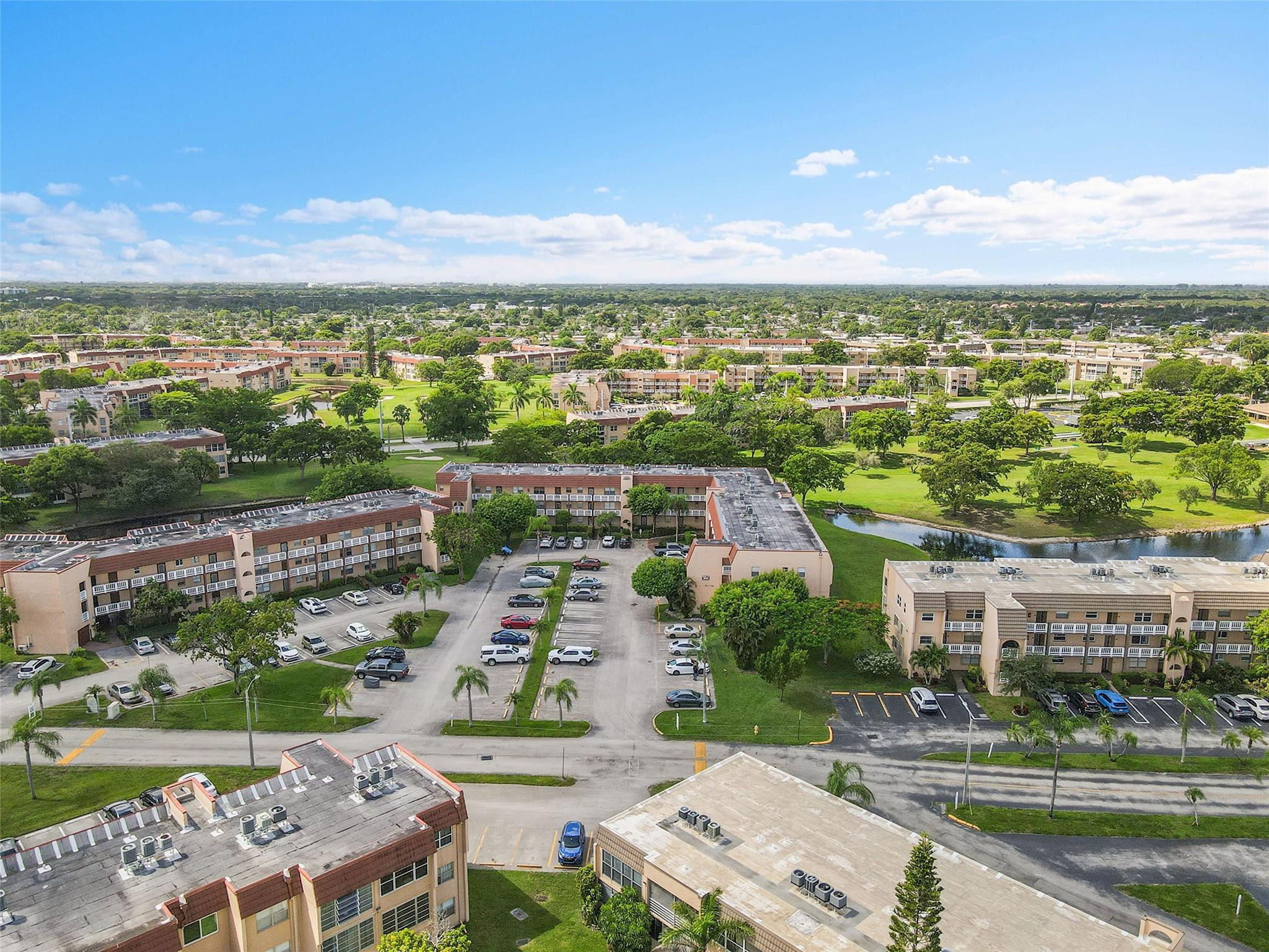 SUNRISE LAKES - Residential