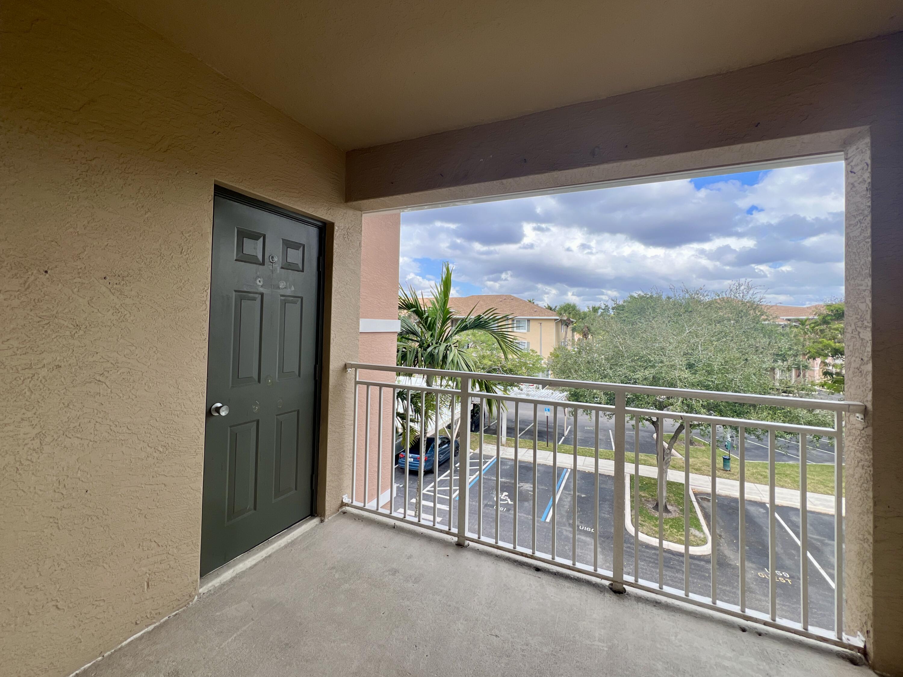 VILLAS AT EMERALD DUNES C - Residential