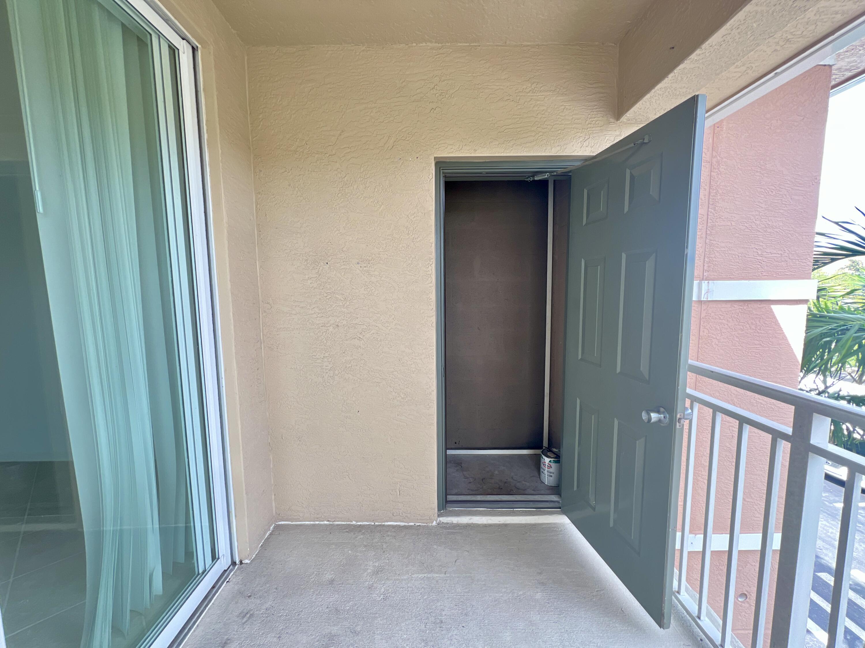 VILLAS AT EMERALD DUNES C - Residential