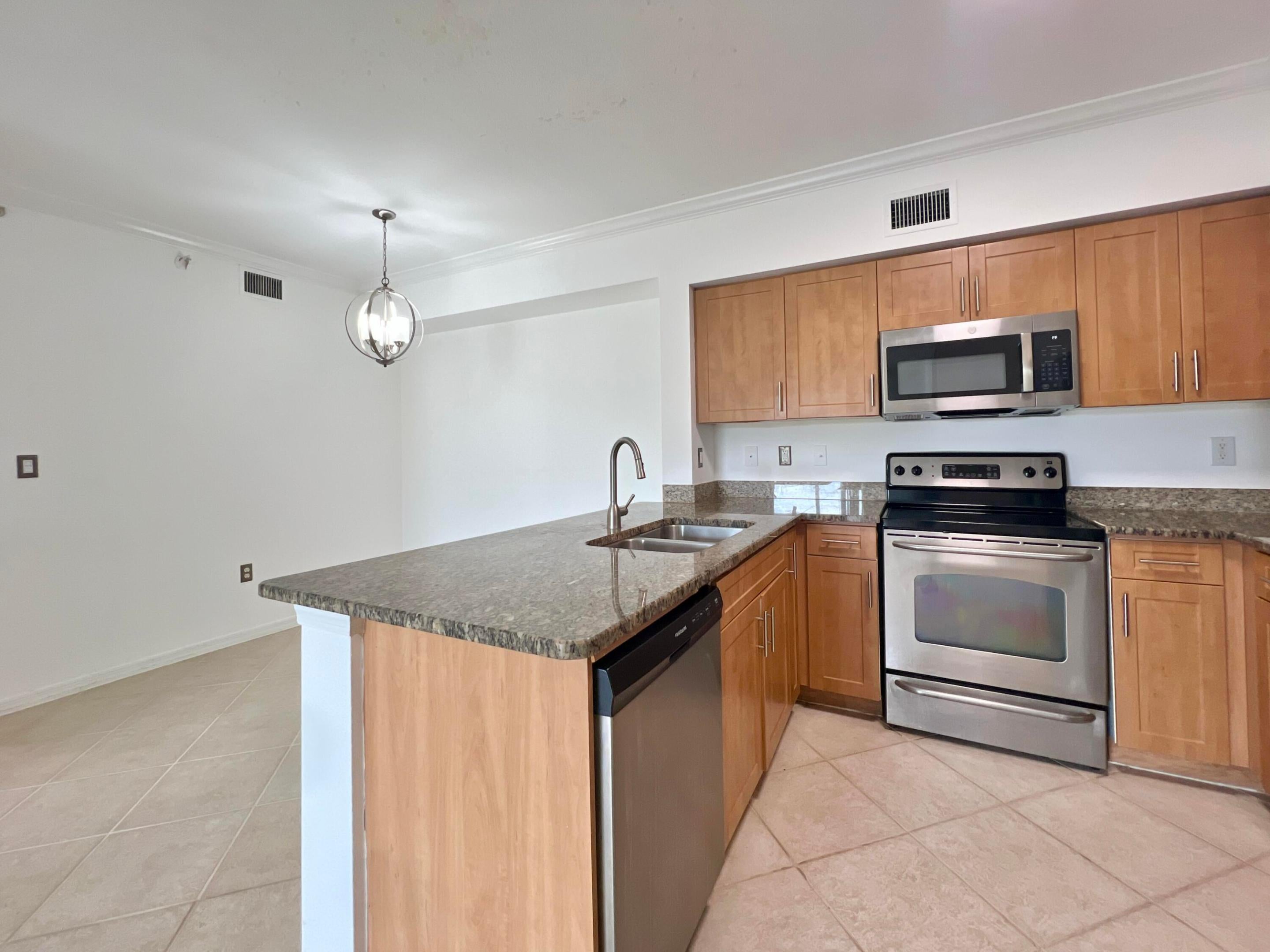 6450 Emerald Dunes Drive 301, West Palm Beach FL 33411