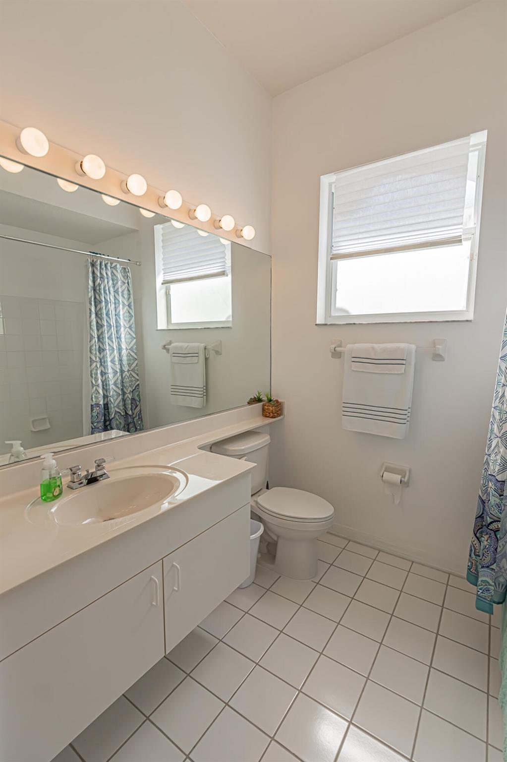 KINGS ISLE, ISLE OF CAPRI - Residential