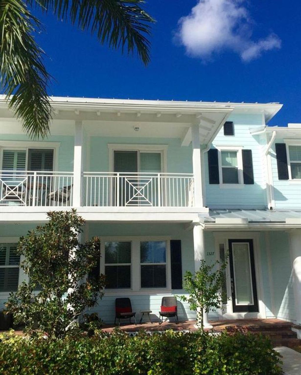 Photo of 1327 N Community Drive Dr, Jupiter, FL 33458 (MLS # R10756040)