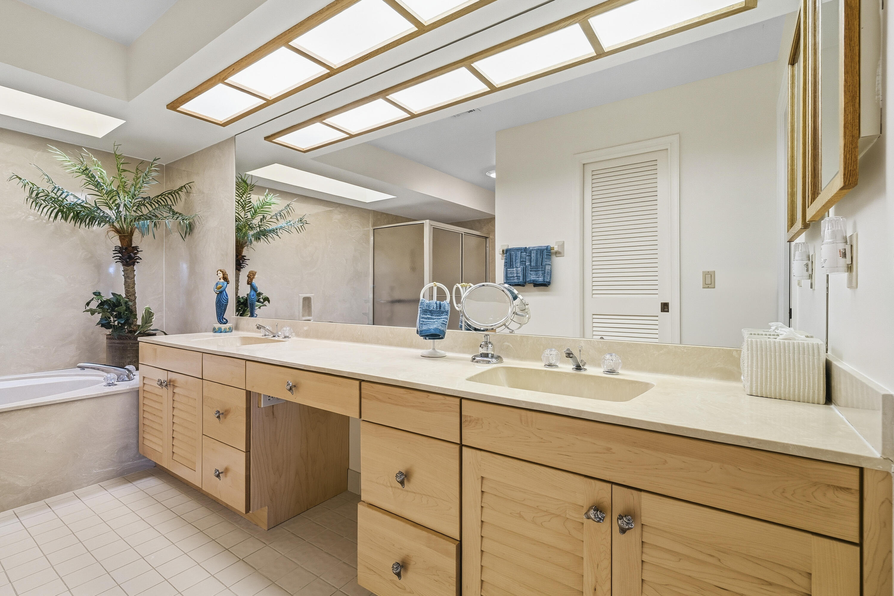 WINGED FOOT COTTAGES IN MARINER SANDS - Residential