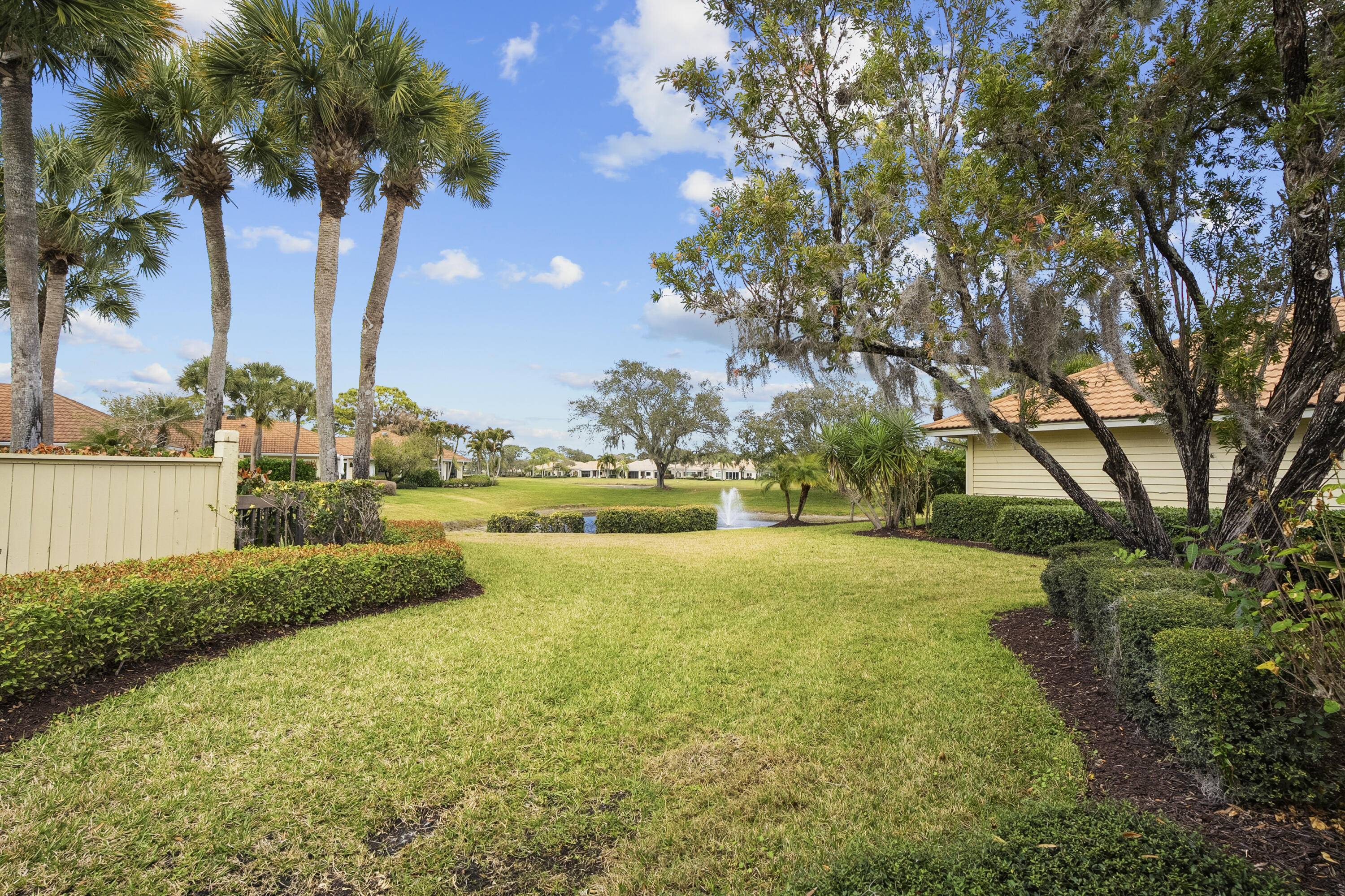 WINGED FOOT COTTAGES IN MARINER SANDS - Residential