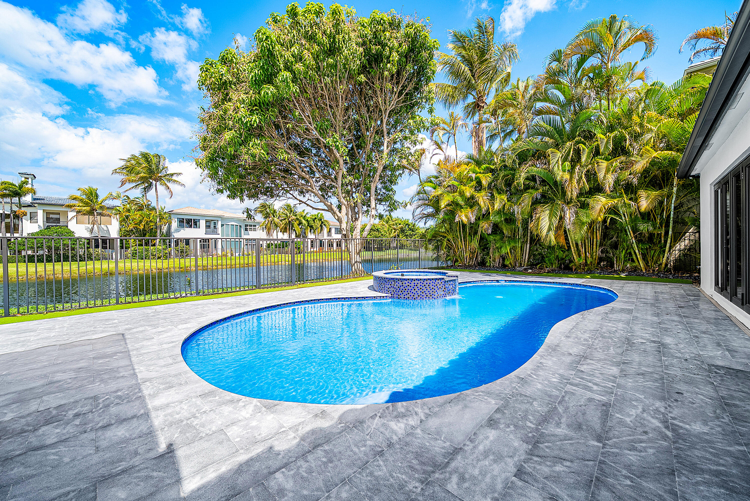 FOX HILL ESTATES OF BOCA RATON - Residential