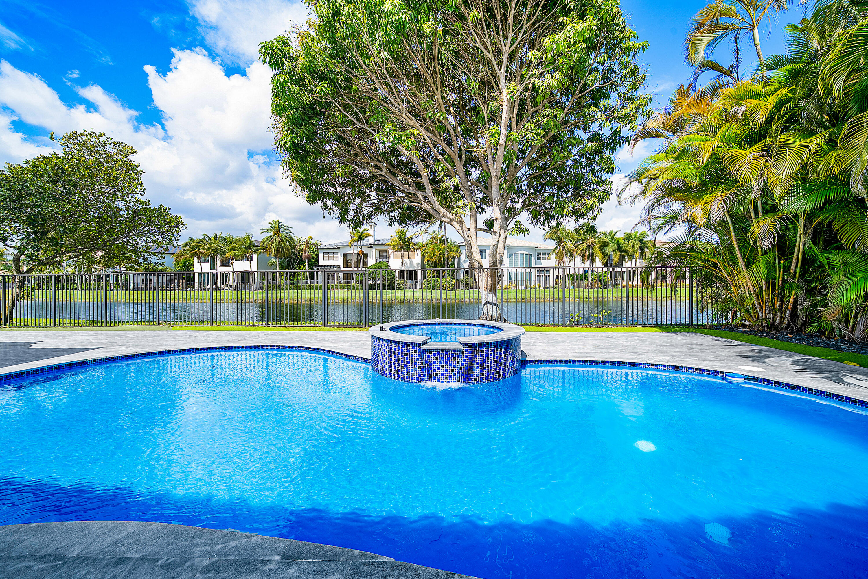 FOX HILL ESTATES OF BOCA RATON - Residential