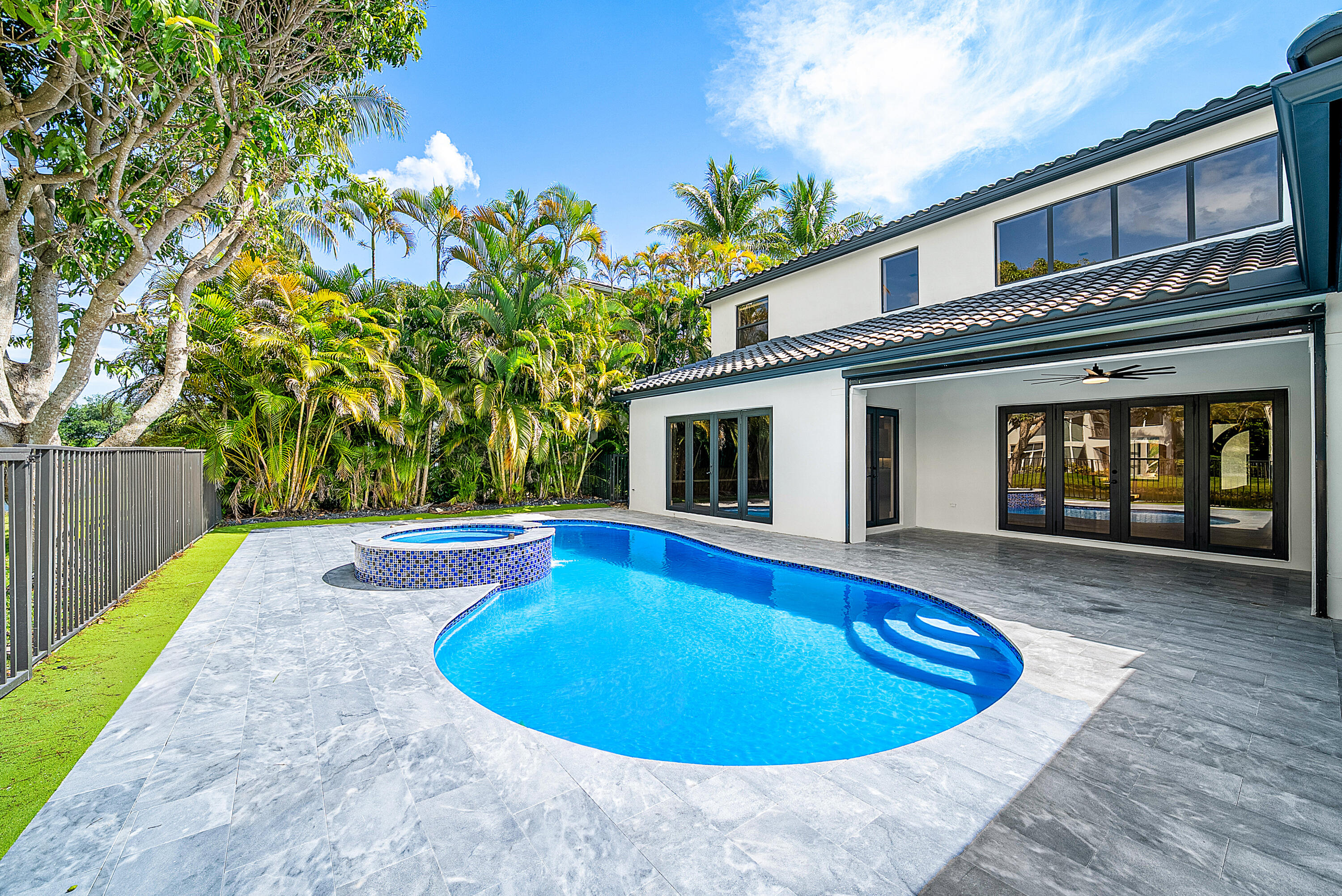 FOX HILL ESTATES OF BOCA RATON - Residential