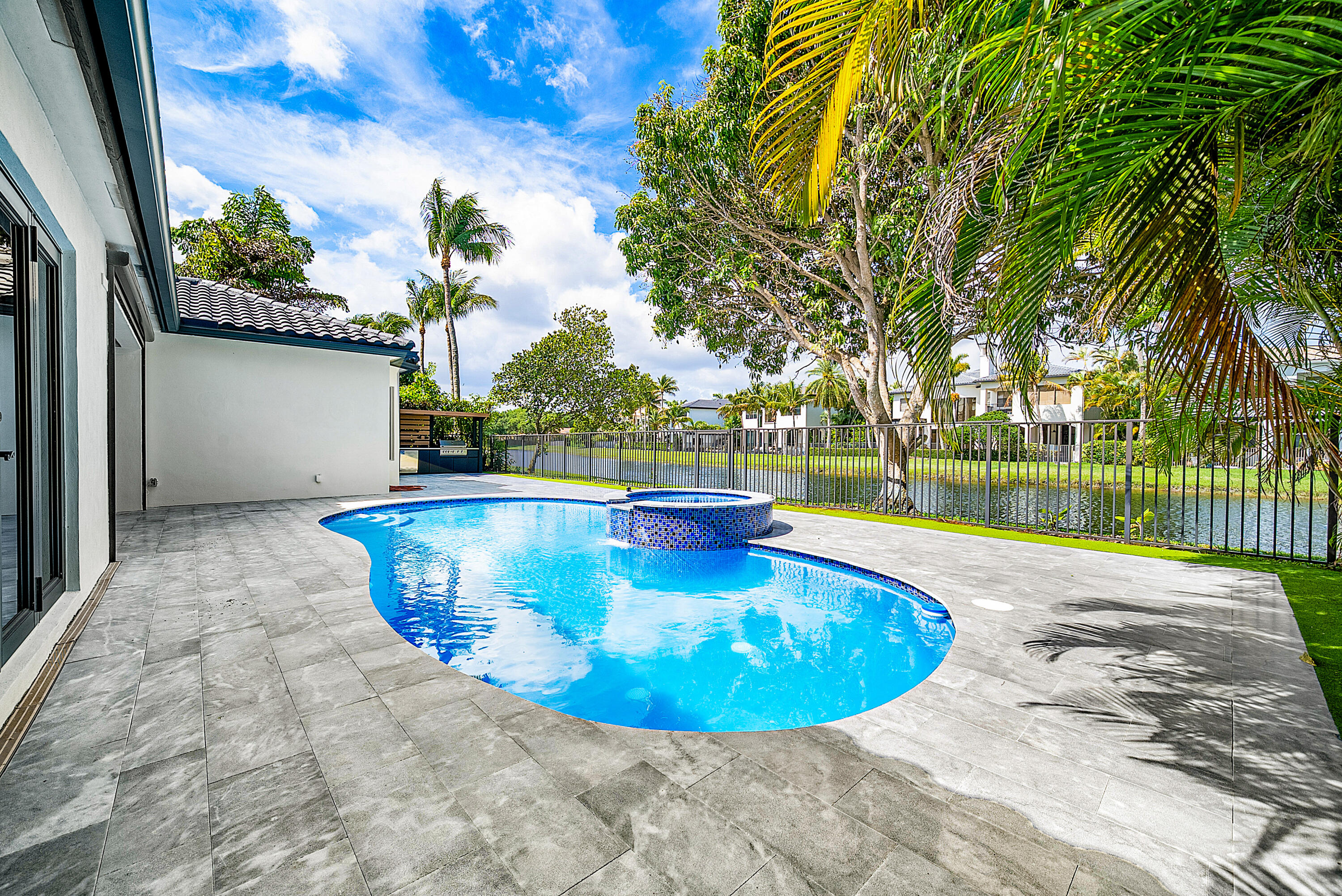 FOX HILL ESTATES OF BOCA RATON - Residential