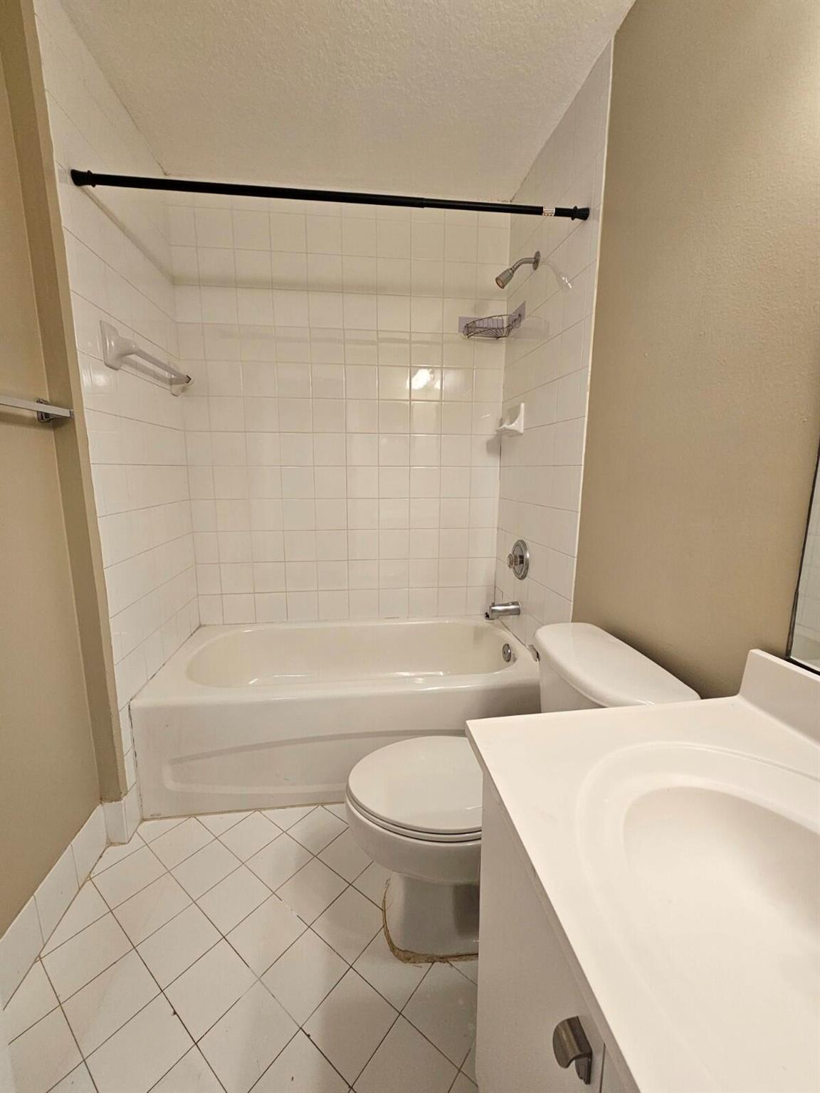 COVE AT BRIAR BAY CONDO - Residential Lease