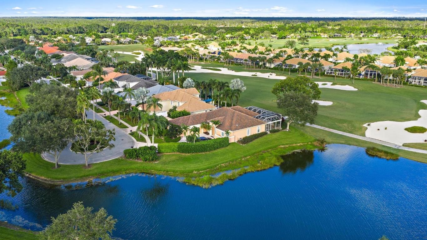 8734 Lakes Boulevard