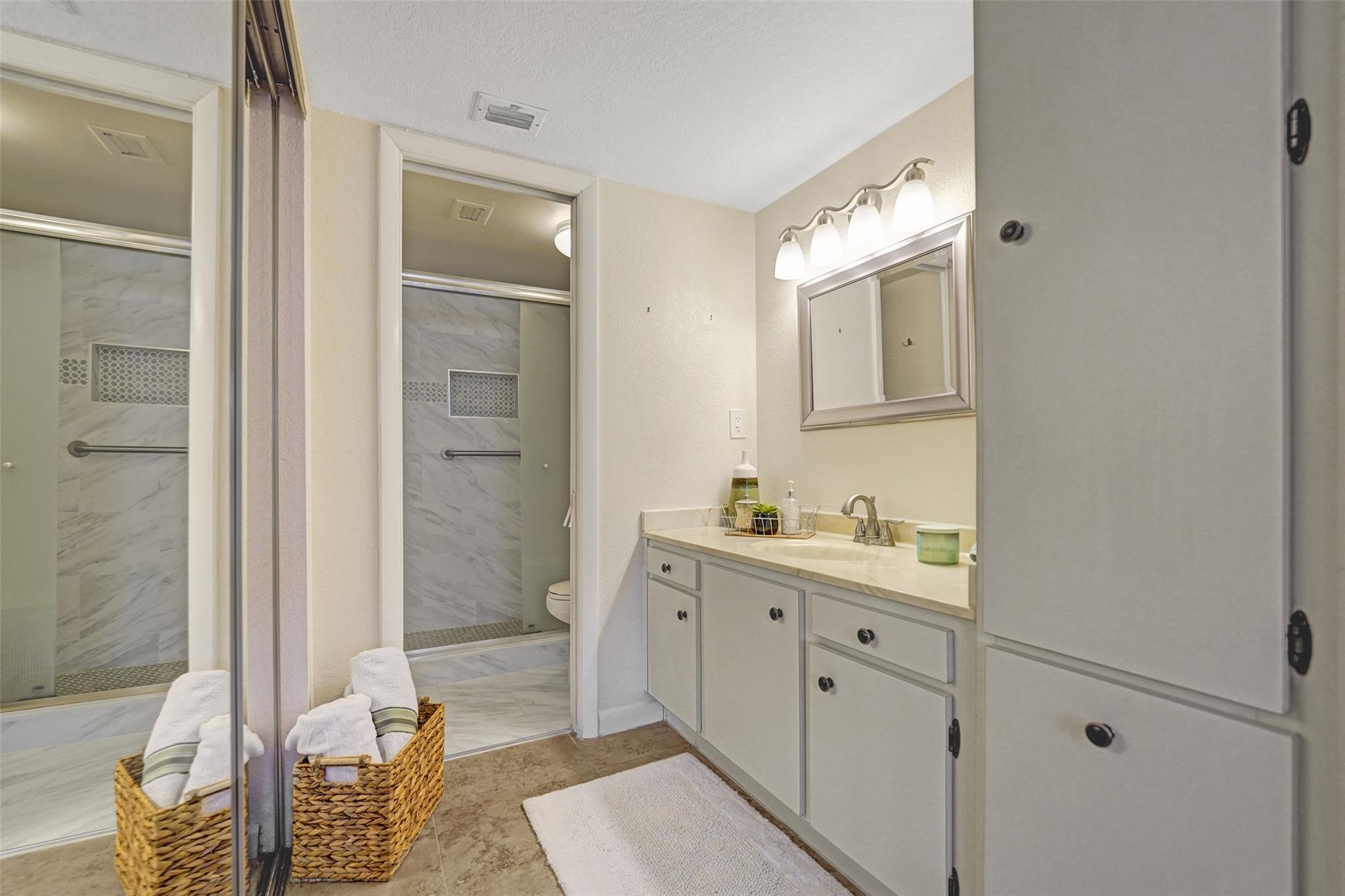 Colony Point - Residential