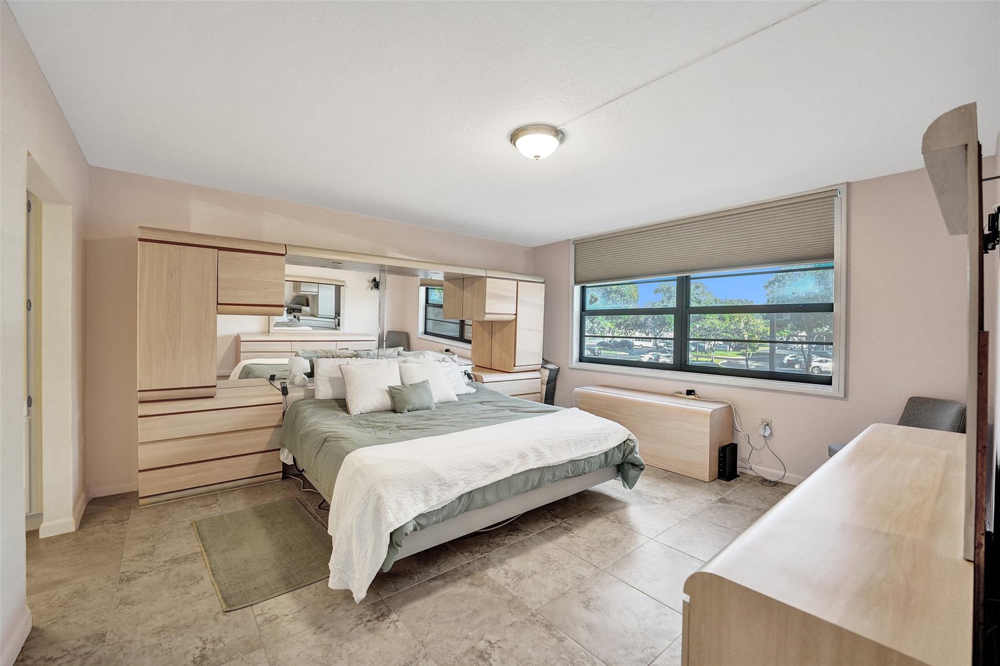 Colony Point - Residential