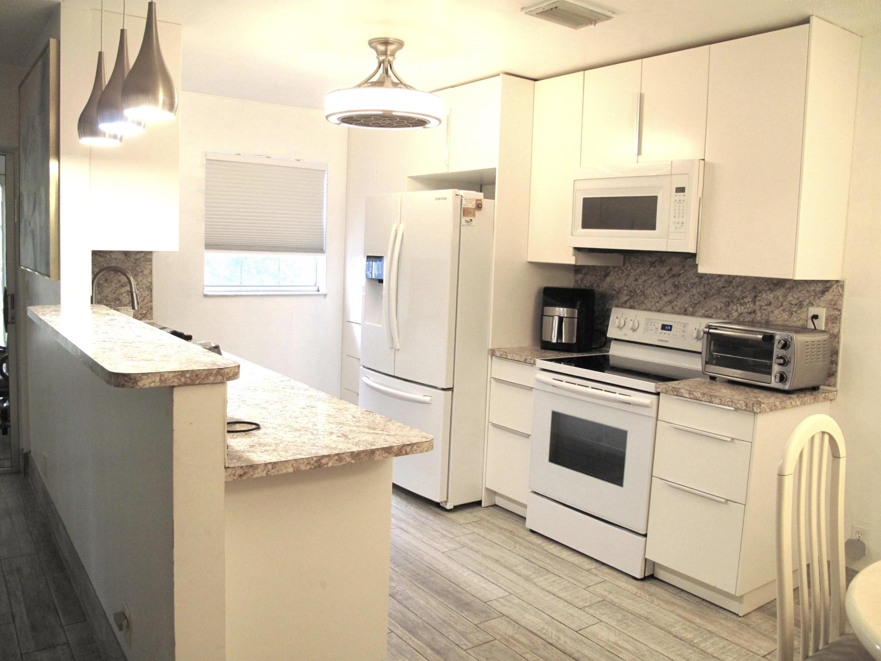 HIGH POINT OF DELRAY SEC 7 CONDO - Residential Lease