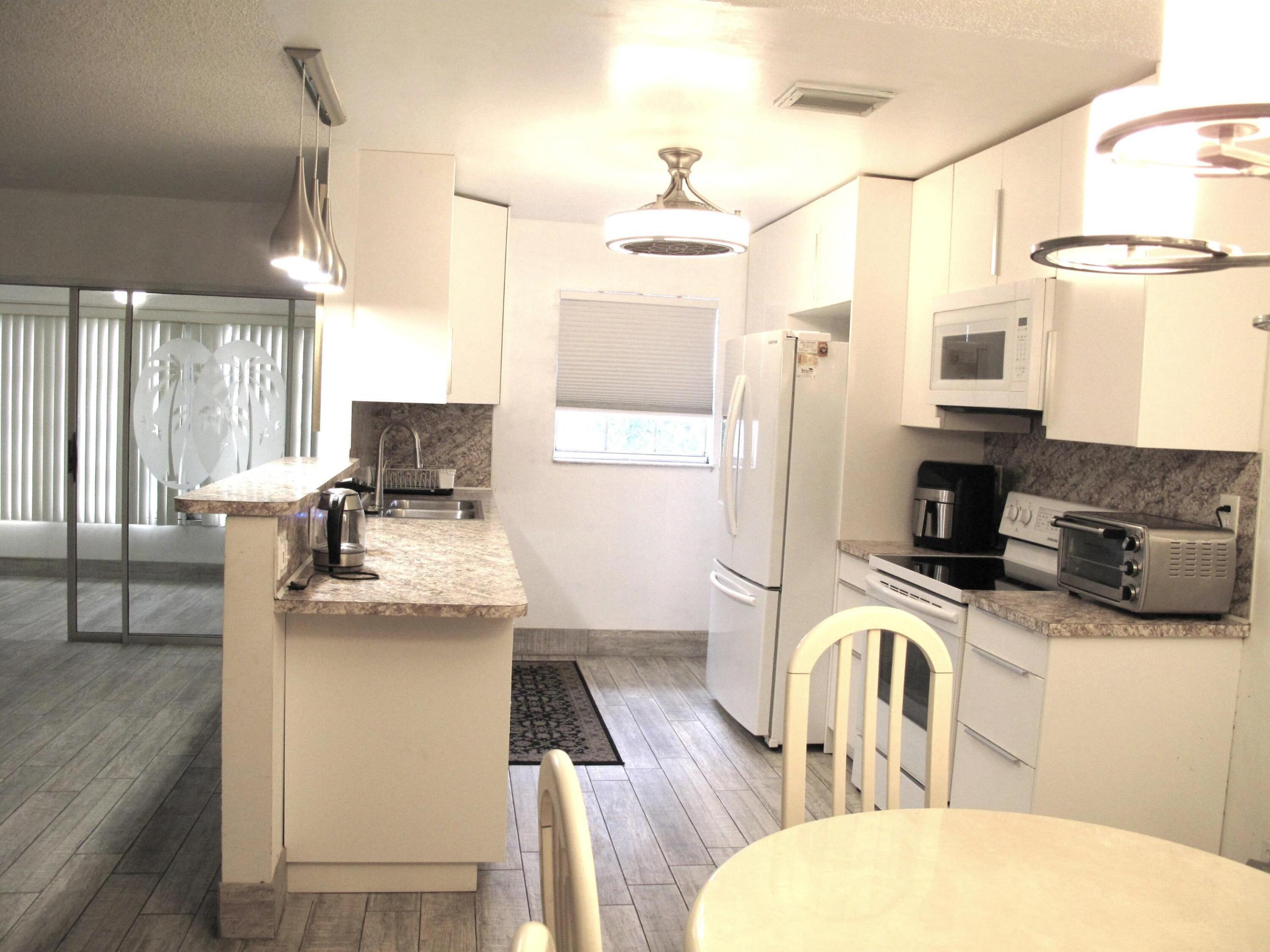 HIGH POINT OF DELRAY SEC 7 CONDO - Residential Lease