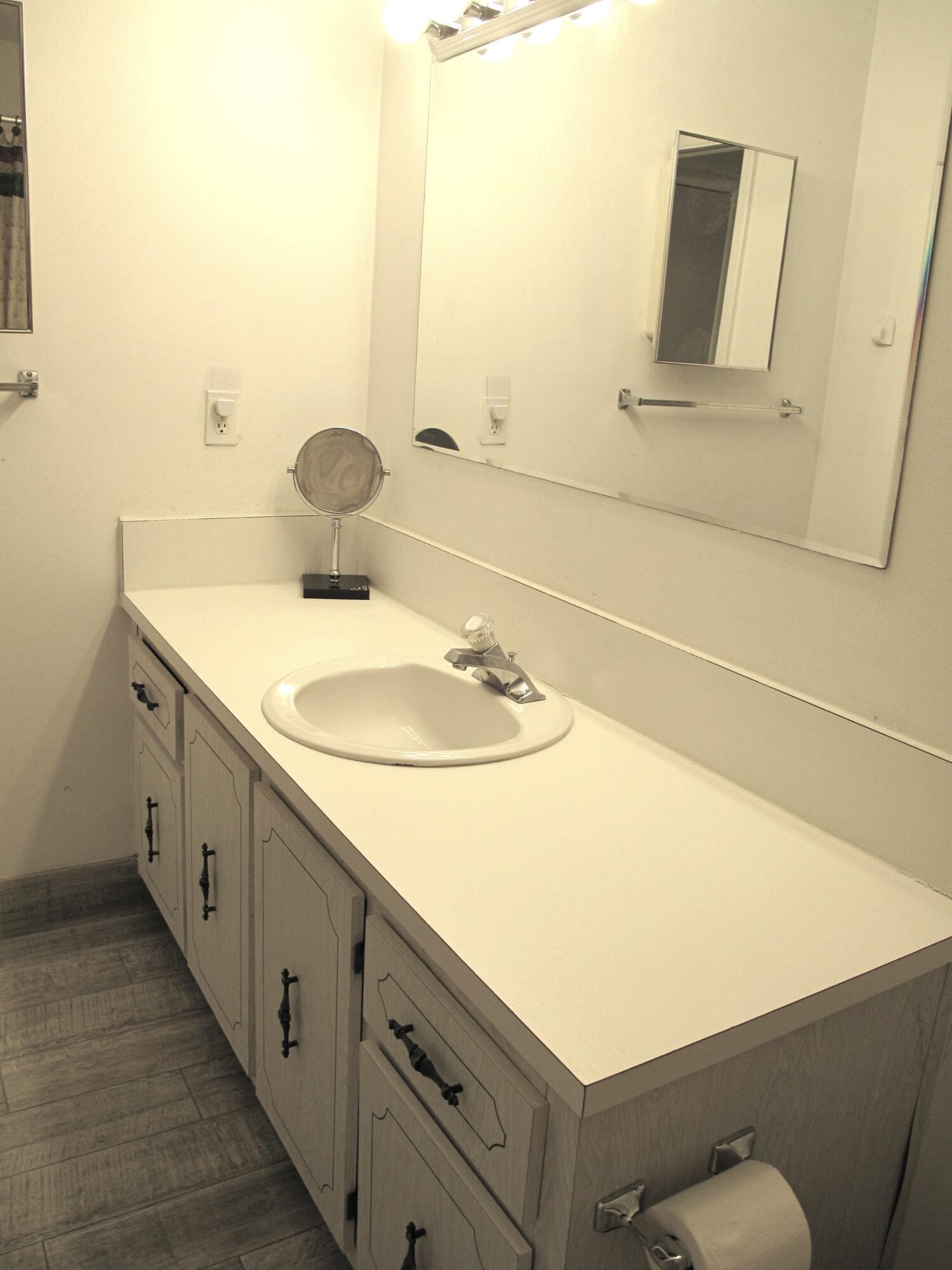 HIGH POINT OF DELRAY SEC 7 CONDO - Residential Lease