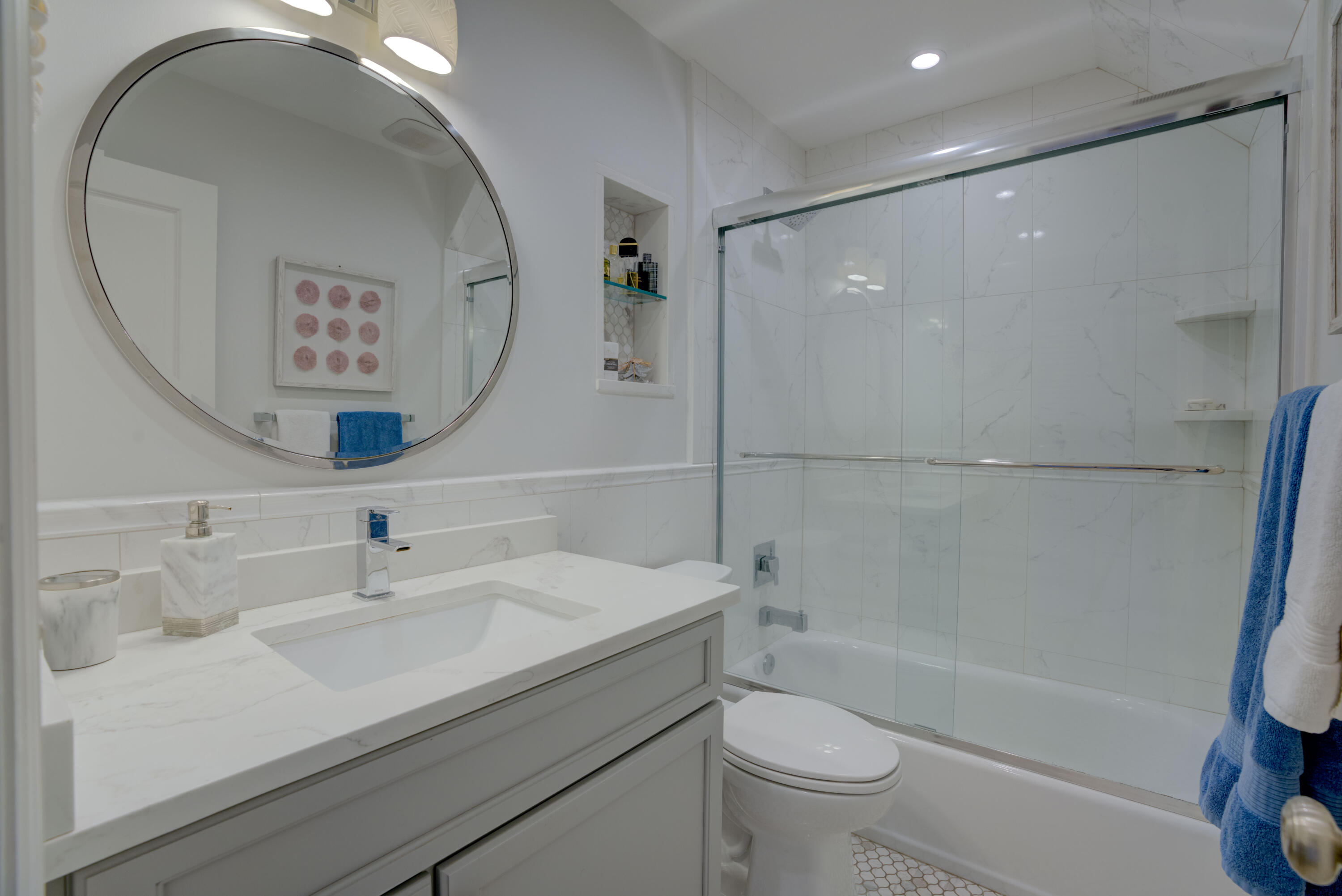 SHORE CLUB APTS B & C CONDO - Residential