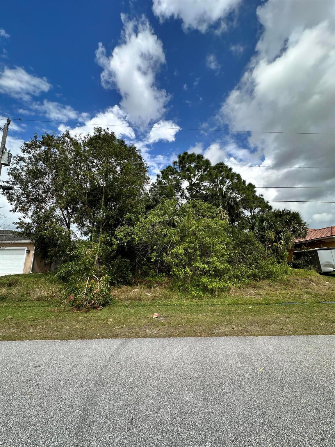 PORT ST LUCIE SECTION 44 - Land