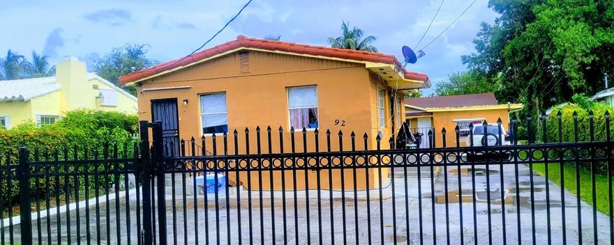 Fantastic Duplex in Highly Desirable Area!
This well-maintained duplex offers flexibility live in one unit and rent the other, or rent both for solid income potential! Each spacious unit features large bedrooms and living areas, the second unit includes a 4th bedroom with a private entrance, perfect for extended family or additional rental income.

Enjoy a generous yard and parking for up to 5 vehicles. Both units have their own laundry rooms for added convenience. Currently tenant-occupied on month-to-month leases, making this an excellent opportunity for both investors and owner-occupants.