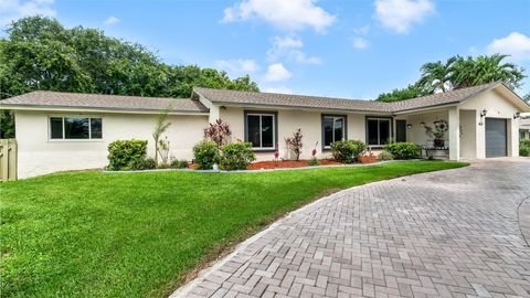 Single Family Residence in Plantation FL 431 Old Hiatus Rd.jpg