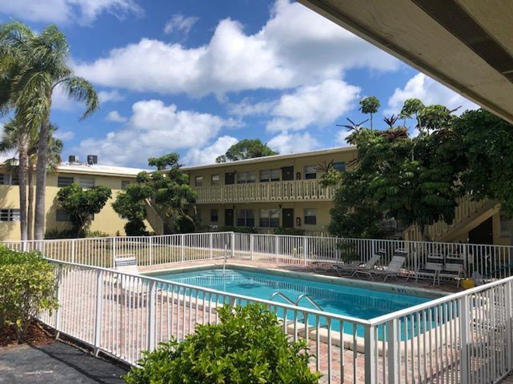 Photo of 1310 S Federal Highway #7, Lake Worth Beach, FL 33460 (MLS # R11088844)