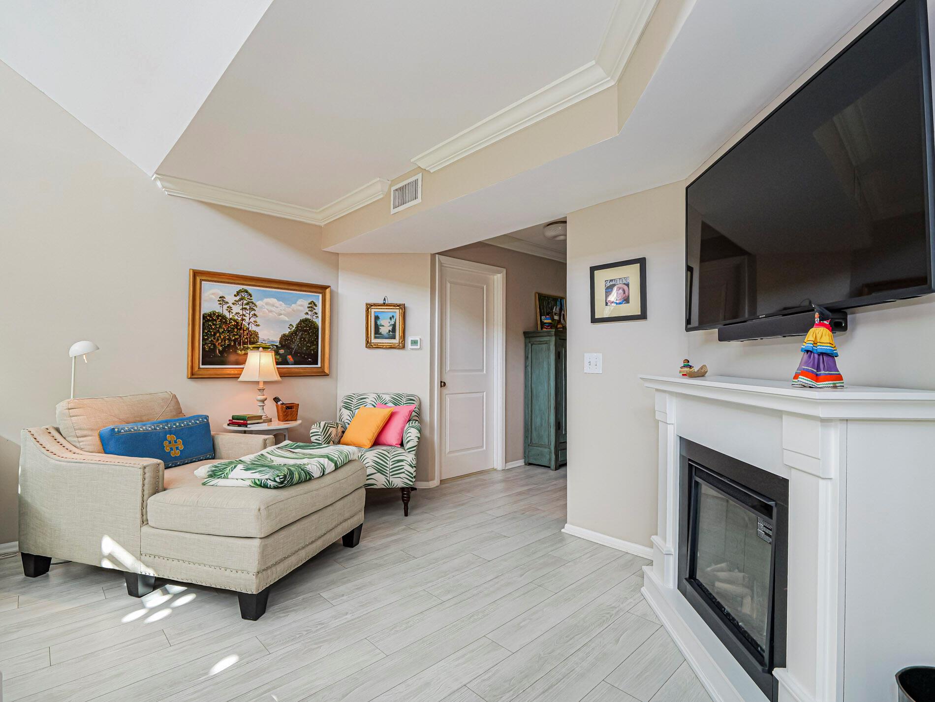 WINDWARD IV CONDOMINIUM - Residential Lease