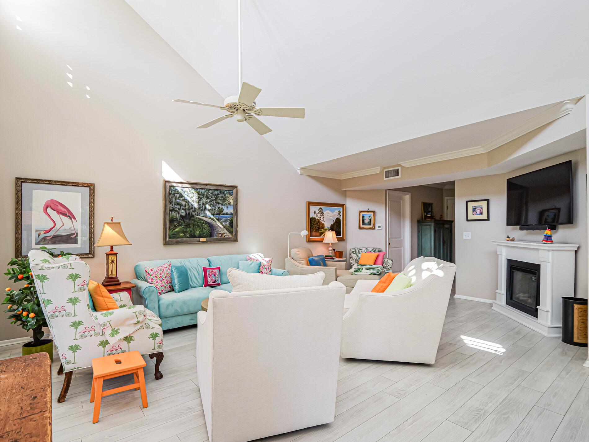 WINDWARD IV CONDOMINIUM - Residential Lease