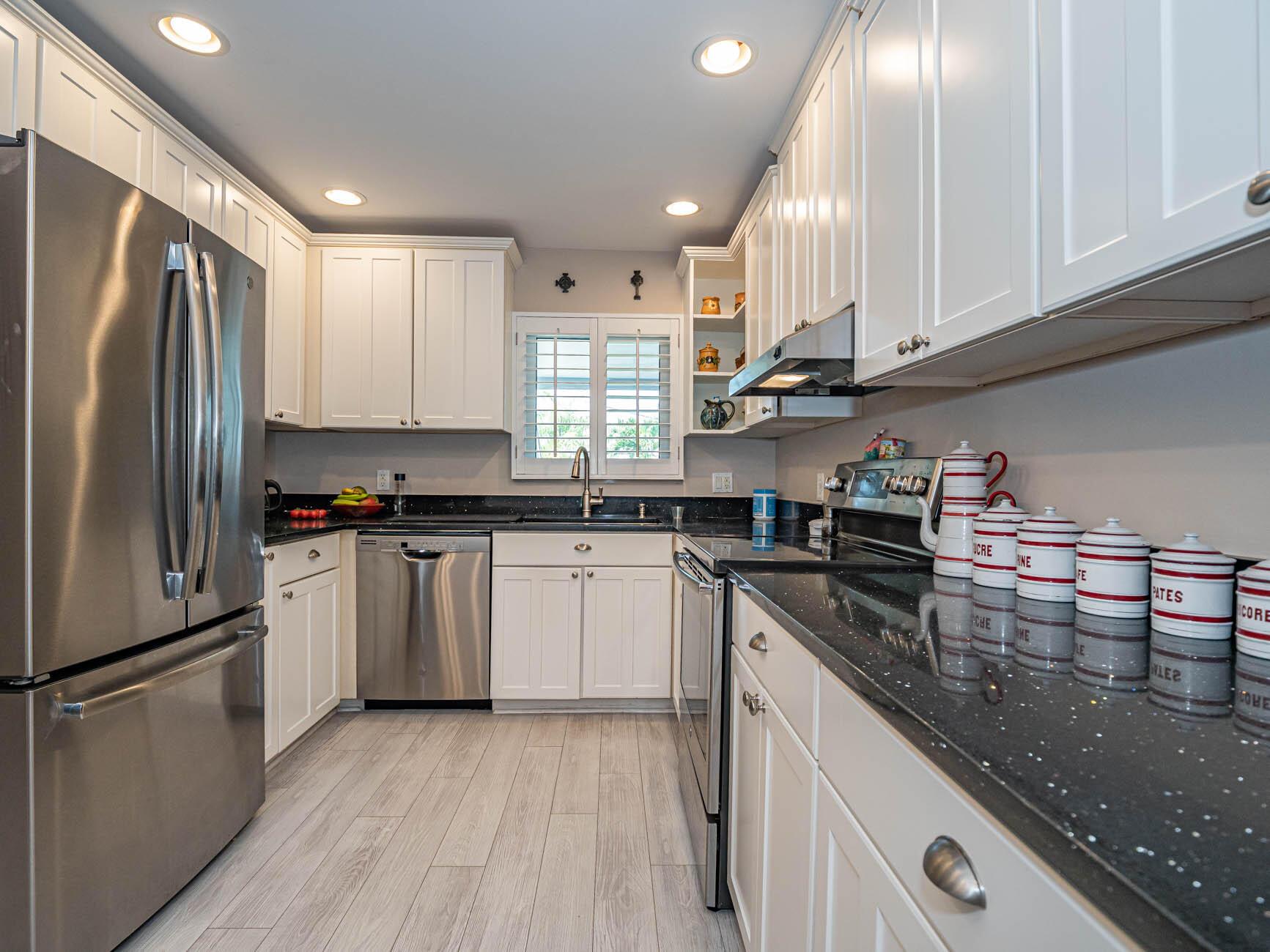 WINDWARD IV CONDOMINIUM - Residential Lease