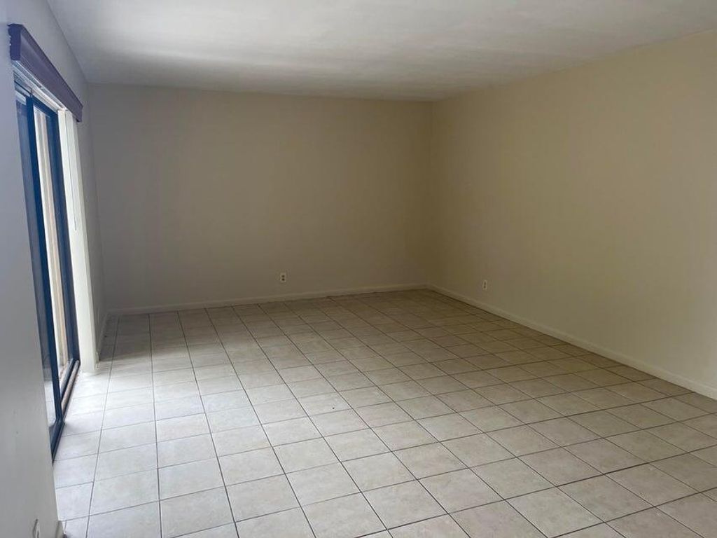 Photo of 4803 Waterview Circle, Palm Springs, FL 33461 (MLS # R11115936)