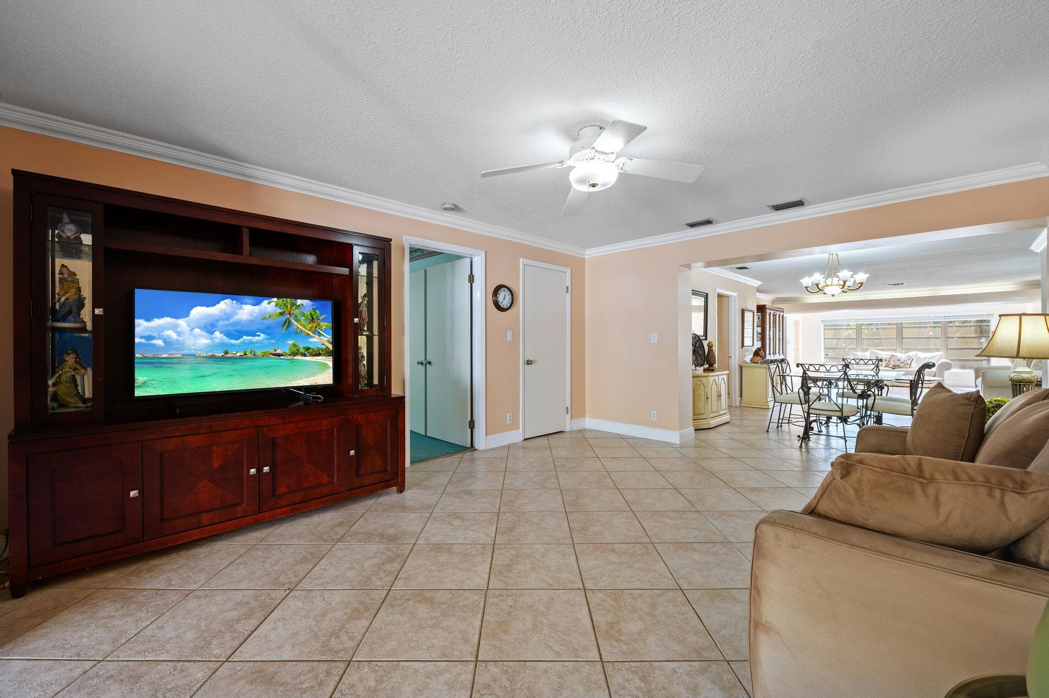 Hollywood Lakes Sec 1-32 - Residential