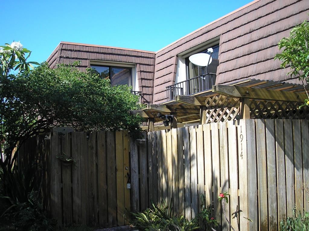 Photo of 1914 19th Lane, Palm Beach Gardens, FL 33418 (MLS # R10720279)