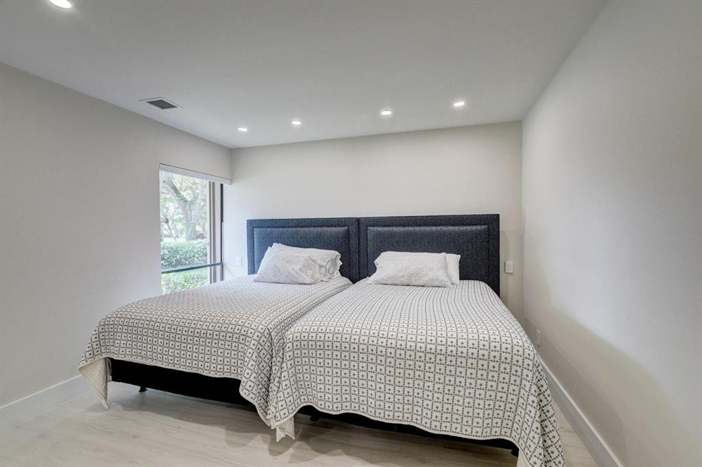 BRIDGEWOOD - Residential