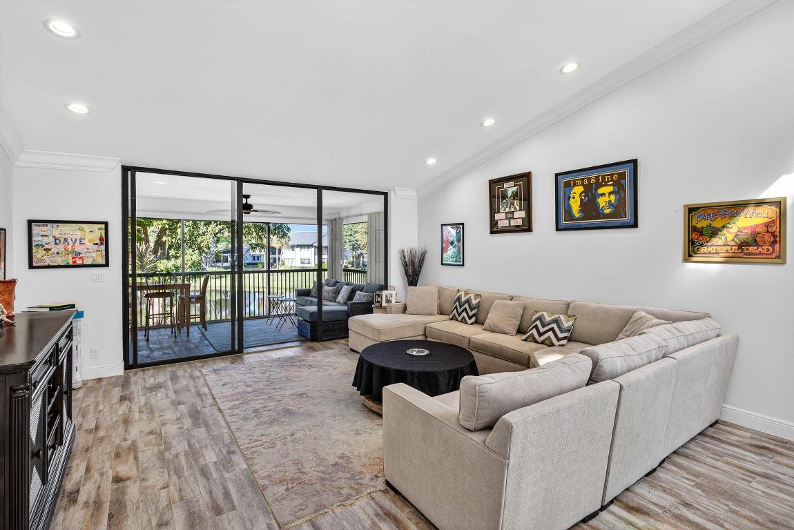 EASTGATE AT HUNTERS RUN CONDO - Residential