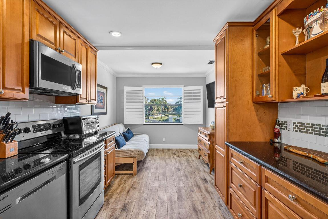 EASTGATE AT HUNTERS RUN CONDO - Residential