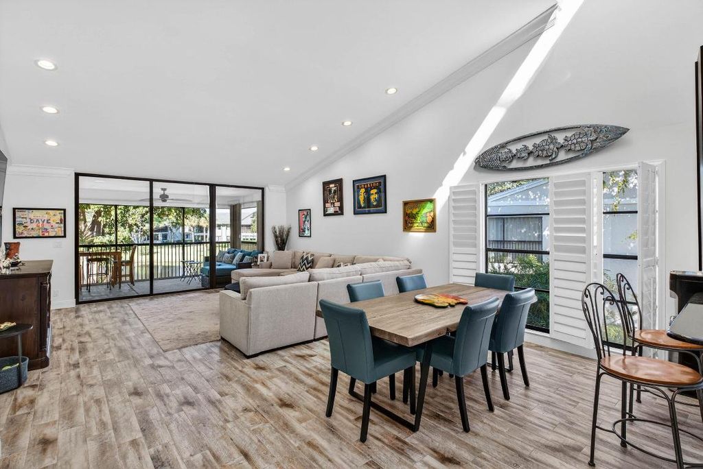 Photo of 61 Eastgate Drive #H, Boynton Beach, FL 33436 (MLS # R11156656)