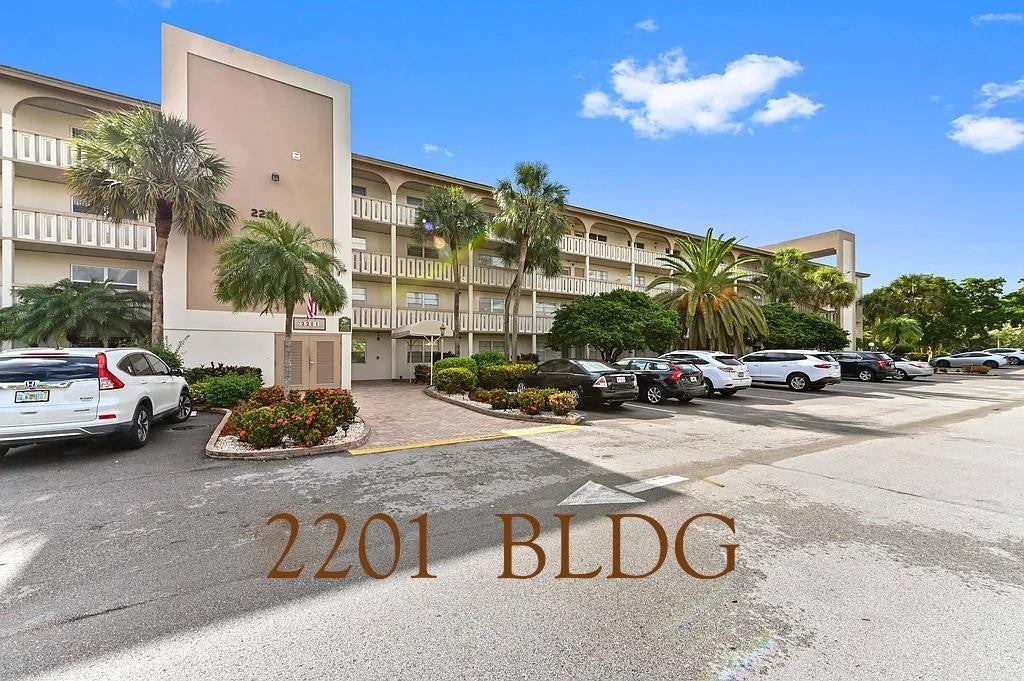 Photo of 2201 Lucaya Bend #Apt k1, Coconut Creek, FL 33066 (MLS # B26075109)