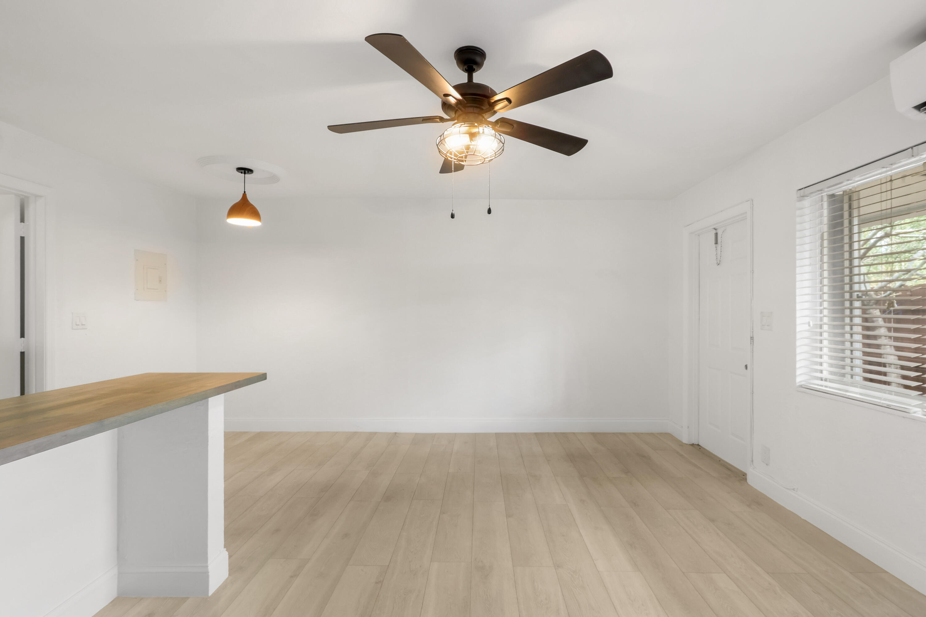 RIVERSIDE NO 3 - Residential Lease