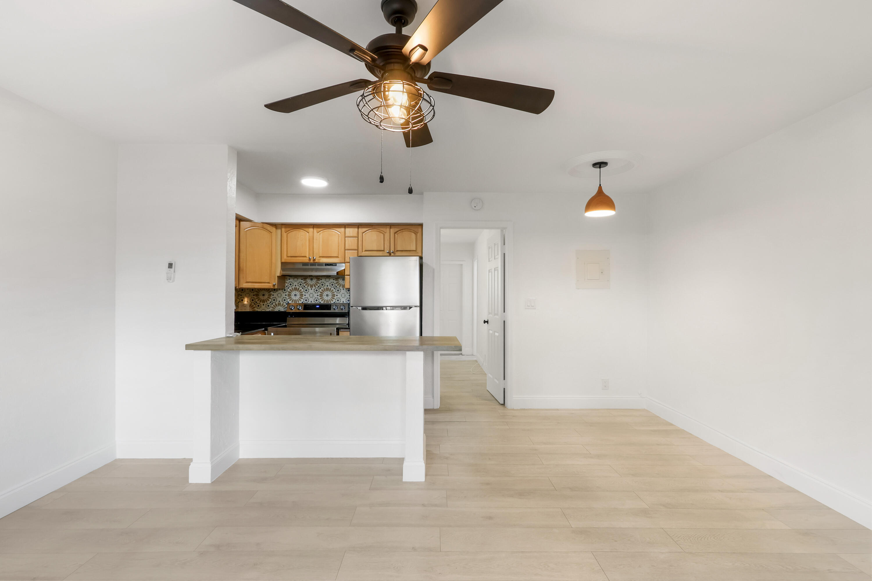 RIVERSIDE NO 3 - Residential Lease