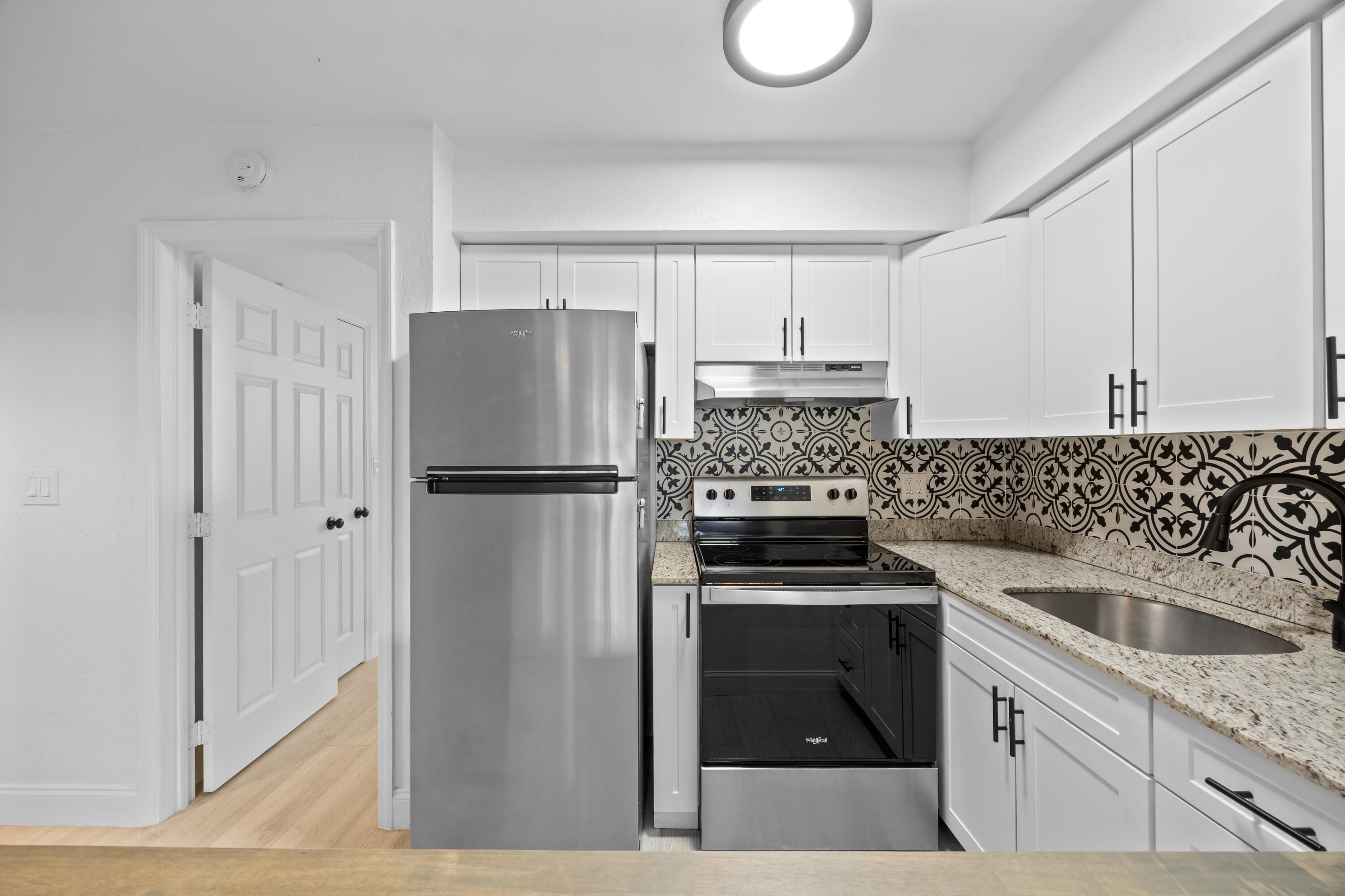 RIVERSIDE NO 3 - Residential Lease