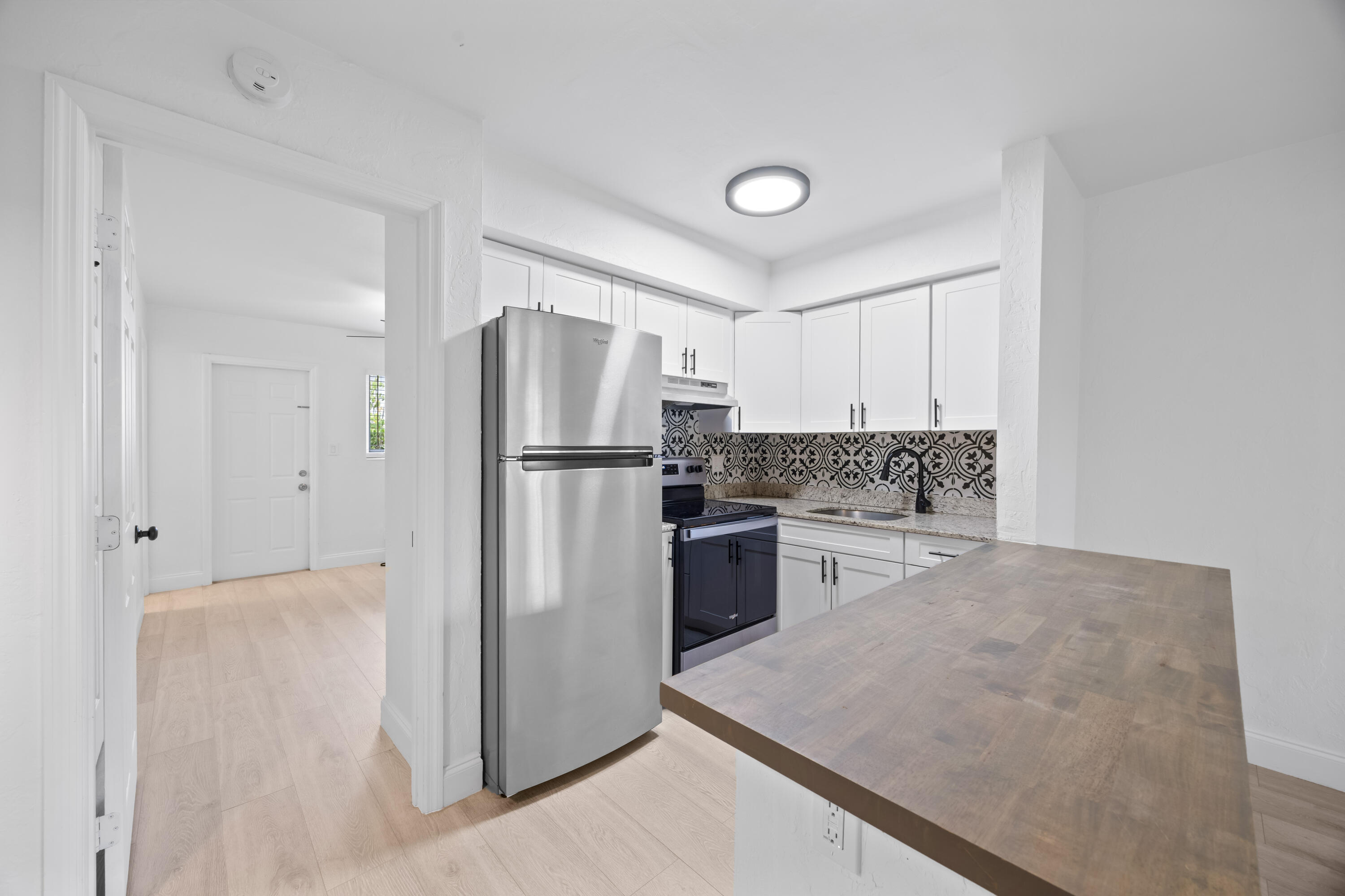 RIVERSIDE NO 3 - Residential Lease