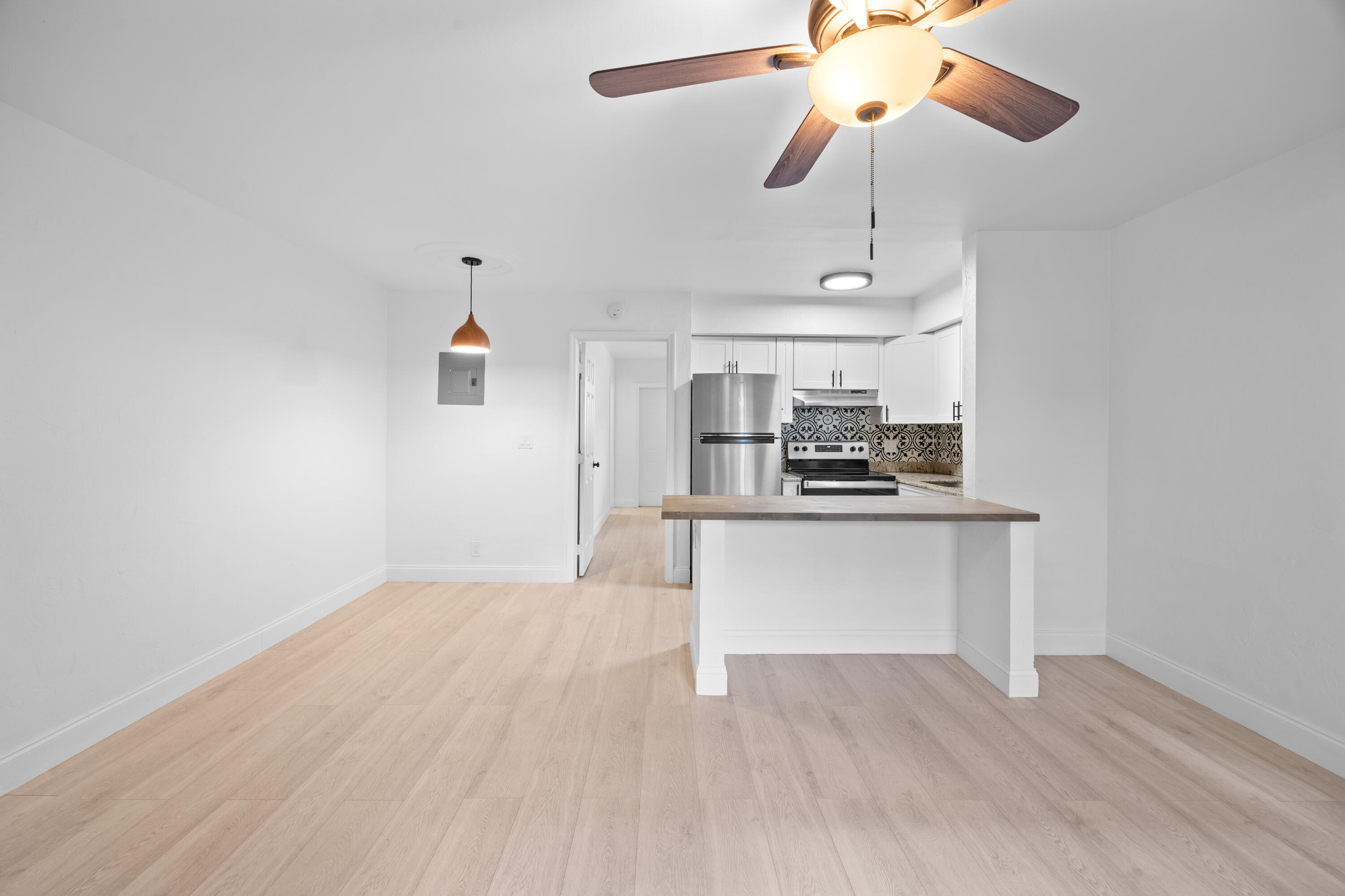 RIVERSIDE NO 3 - Residential Lease