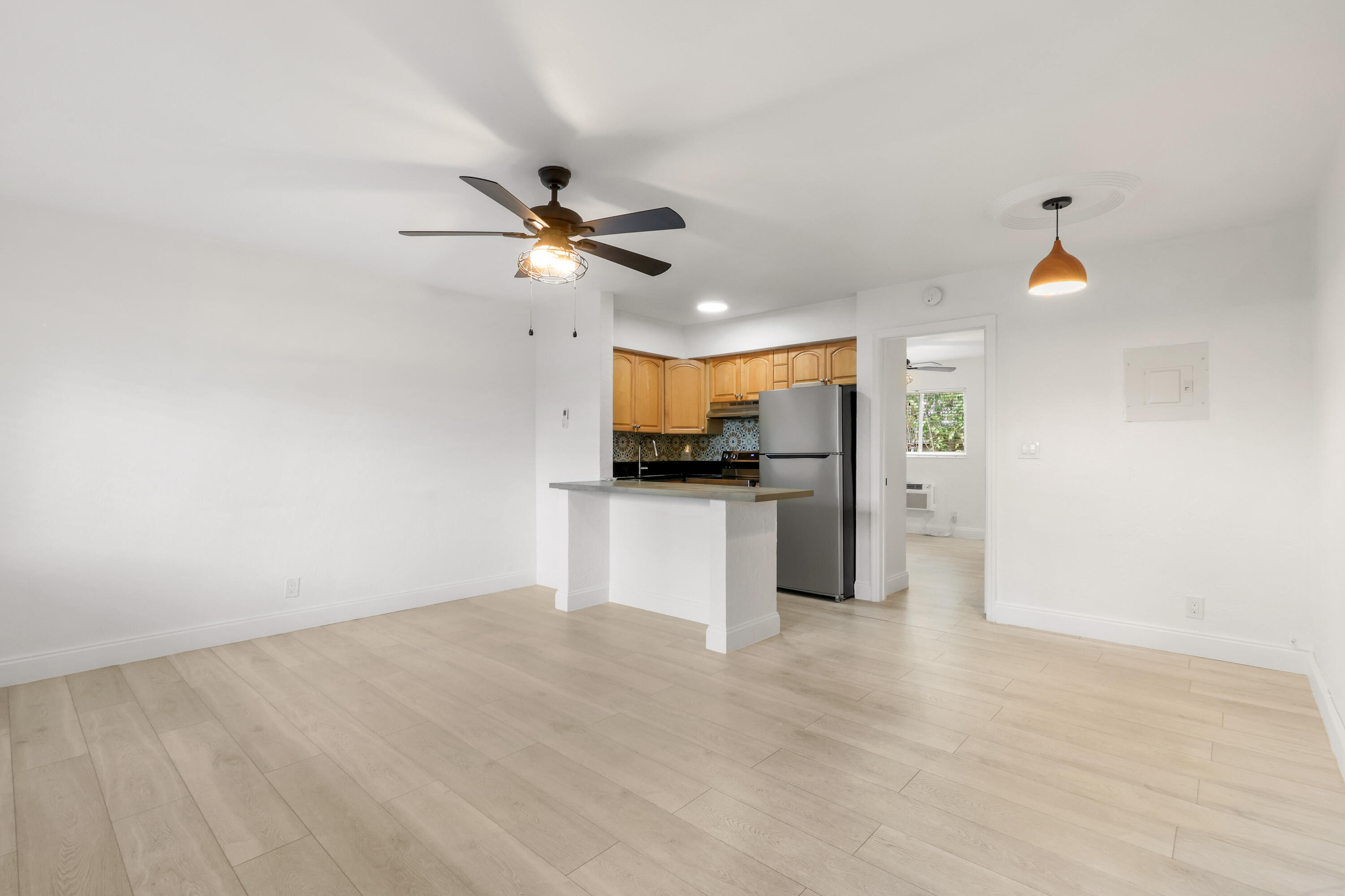 RIVERSIDE NO 3 - Residential Lease