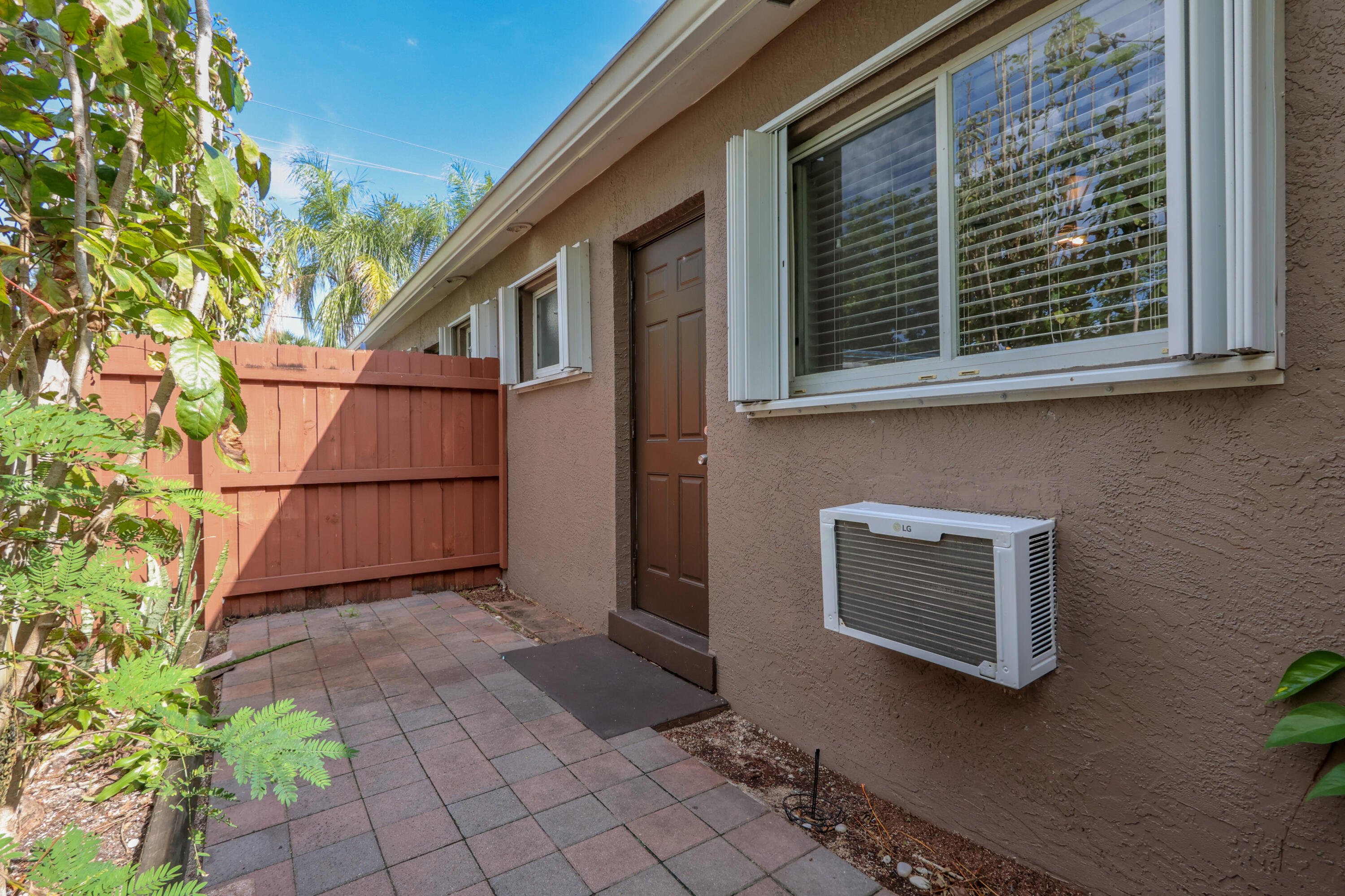 RIVERSIDE NO 3 - Residential Lease