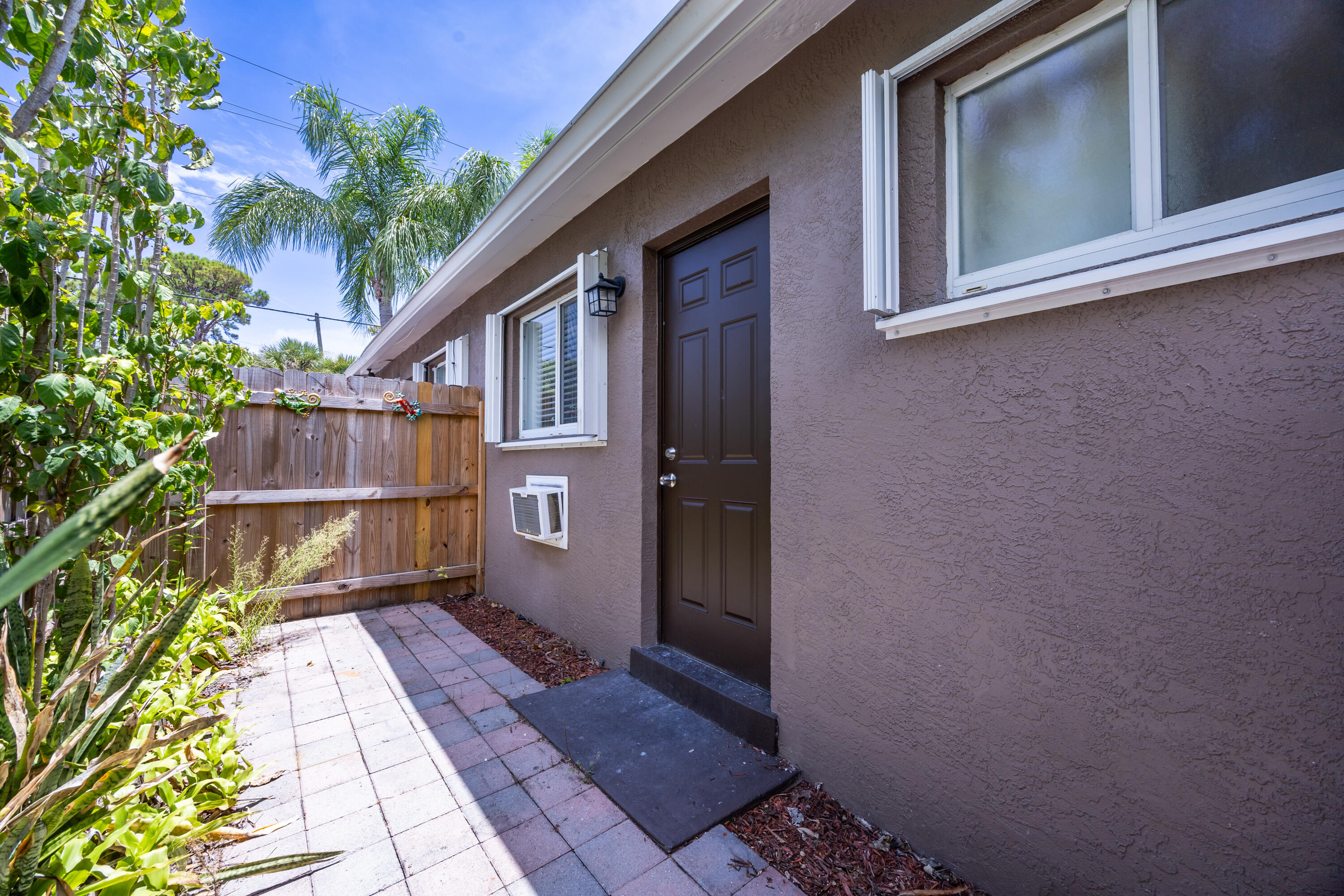 RIVERSIDE NO 3 - Residential Lease