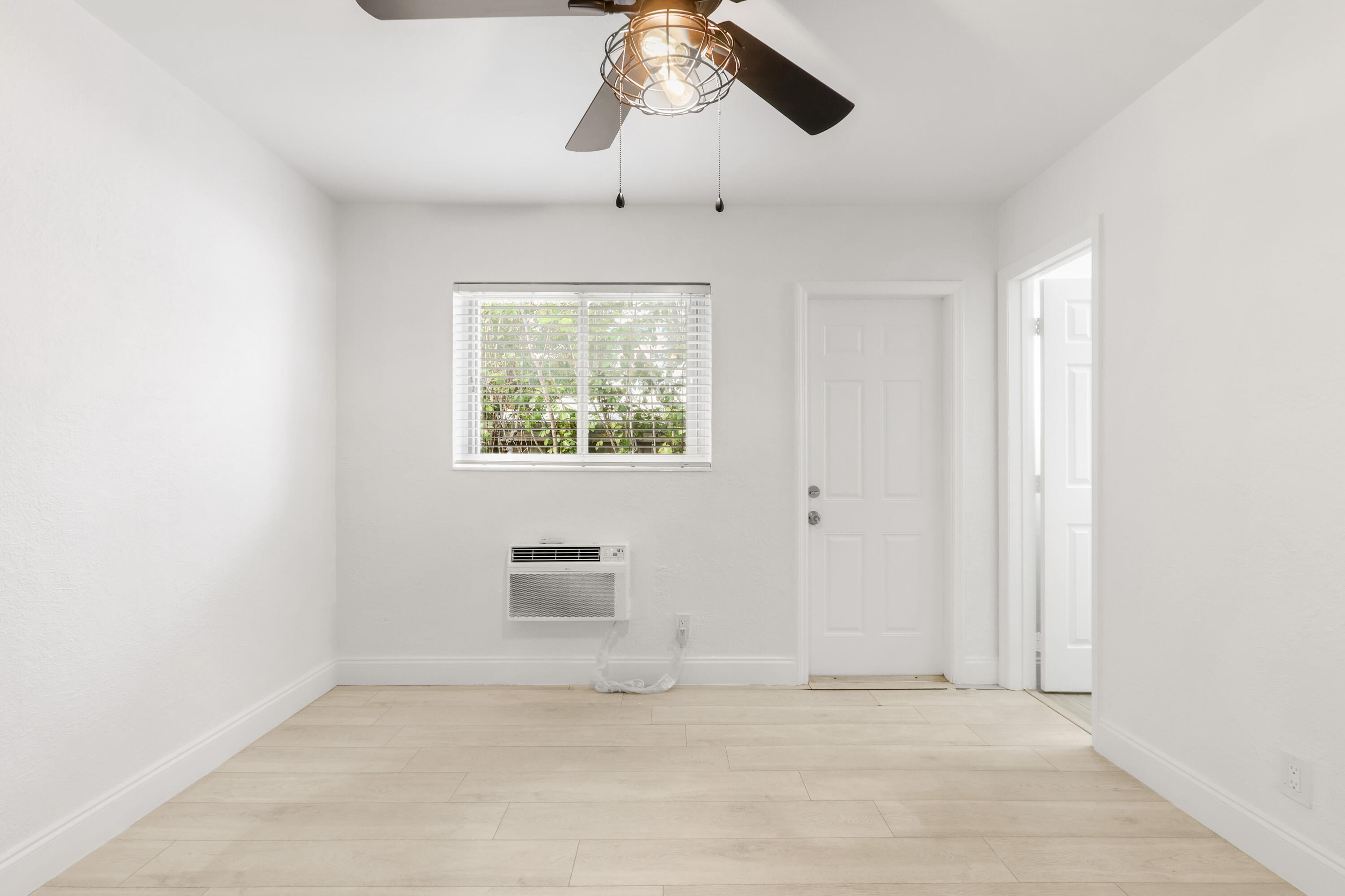 RIVERSIDE NO 3 - Residential Lease